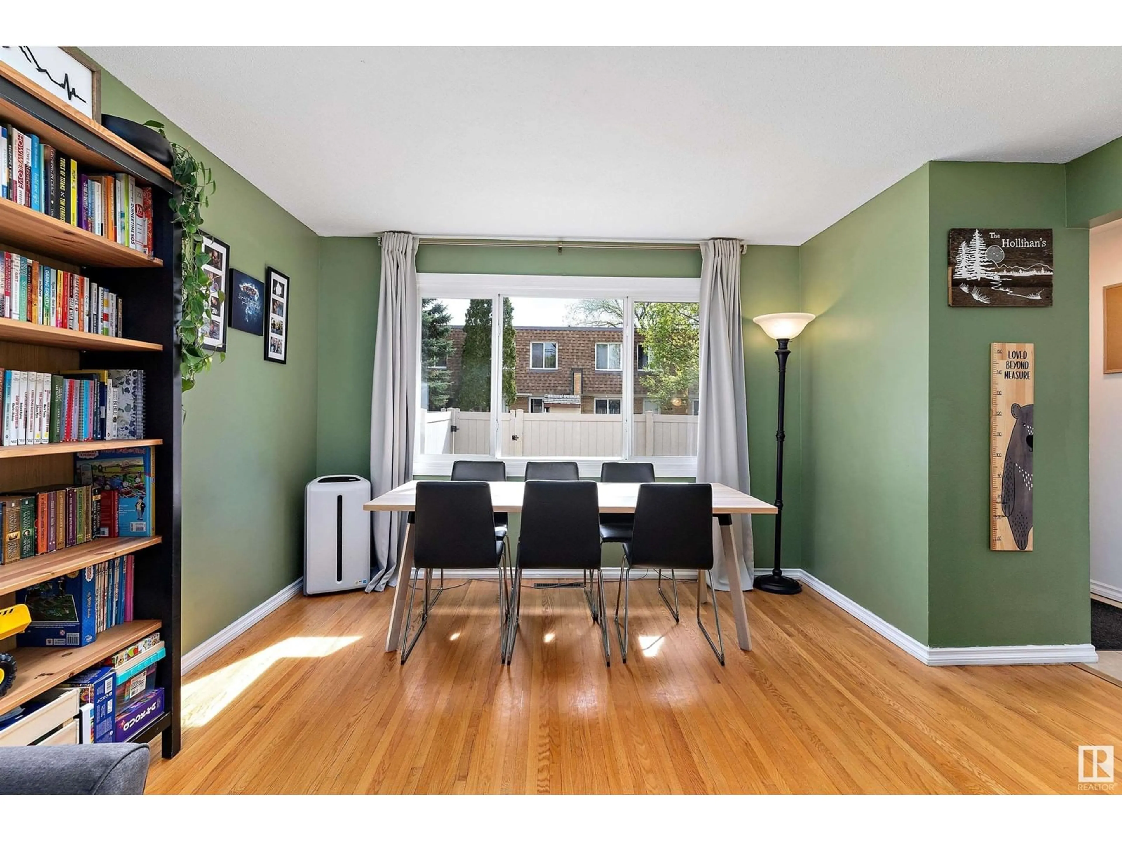 Dining room, wood/laminate floor for 127 LONDONDERRY SQUARE, Edmonton Alberta T5C3C4