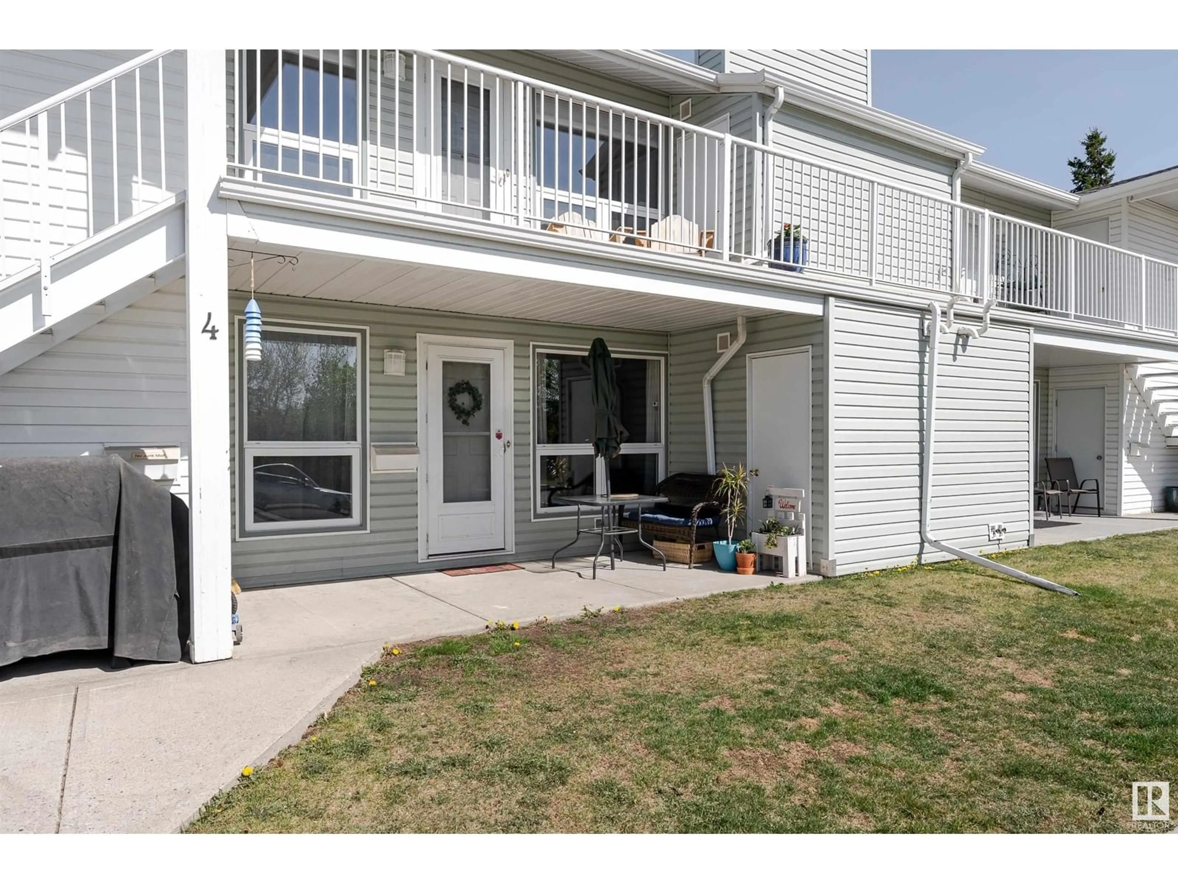 Patio, unknown for #4 - 2115 118 ST, Edmonton Alberta T6J5N1