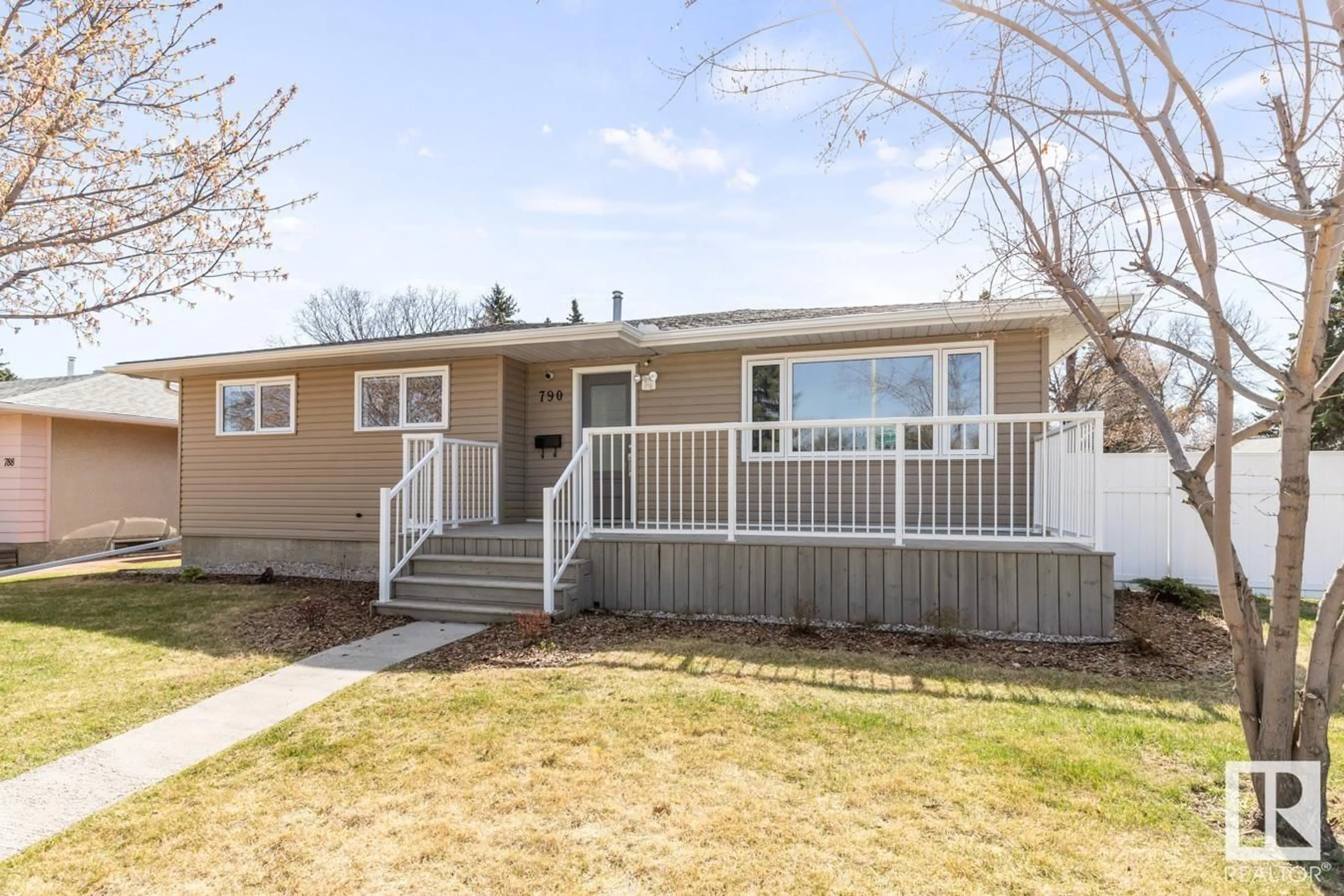 Home with vinyl exterior material, street for 790 ALDER AV, Sherwood Park Alberta T8A2H8