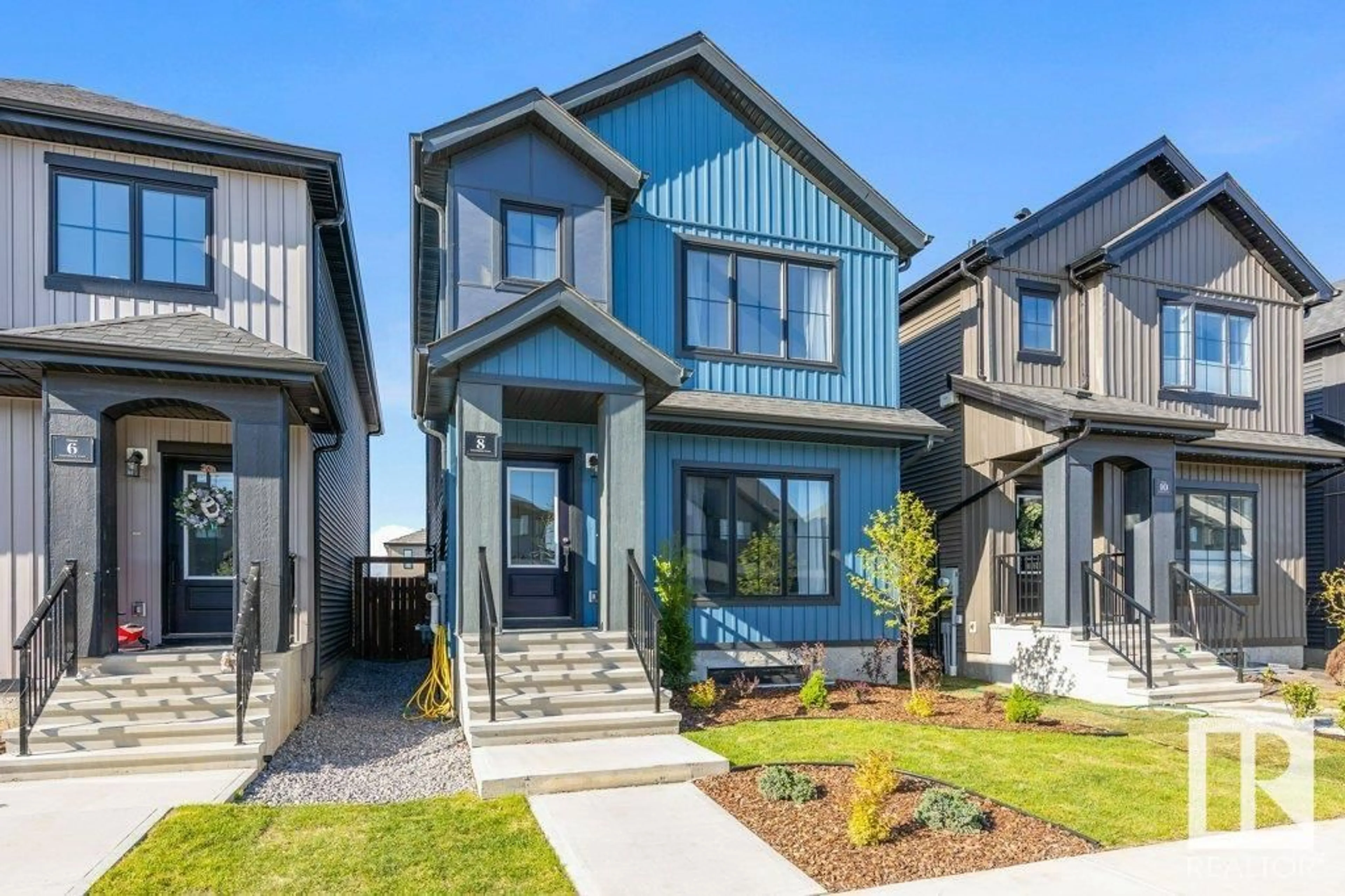 Home with vinyl exterior material, street for 8 CHAMBERY CR, St. Albert Alberta T8T2C1