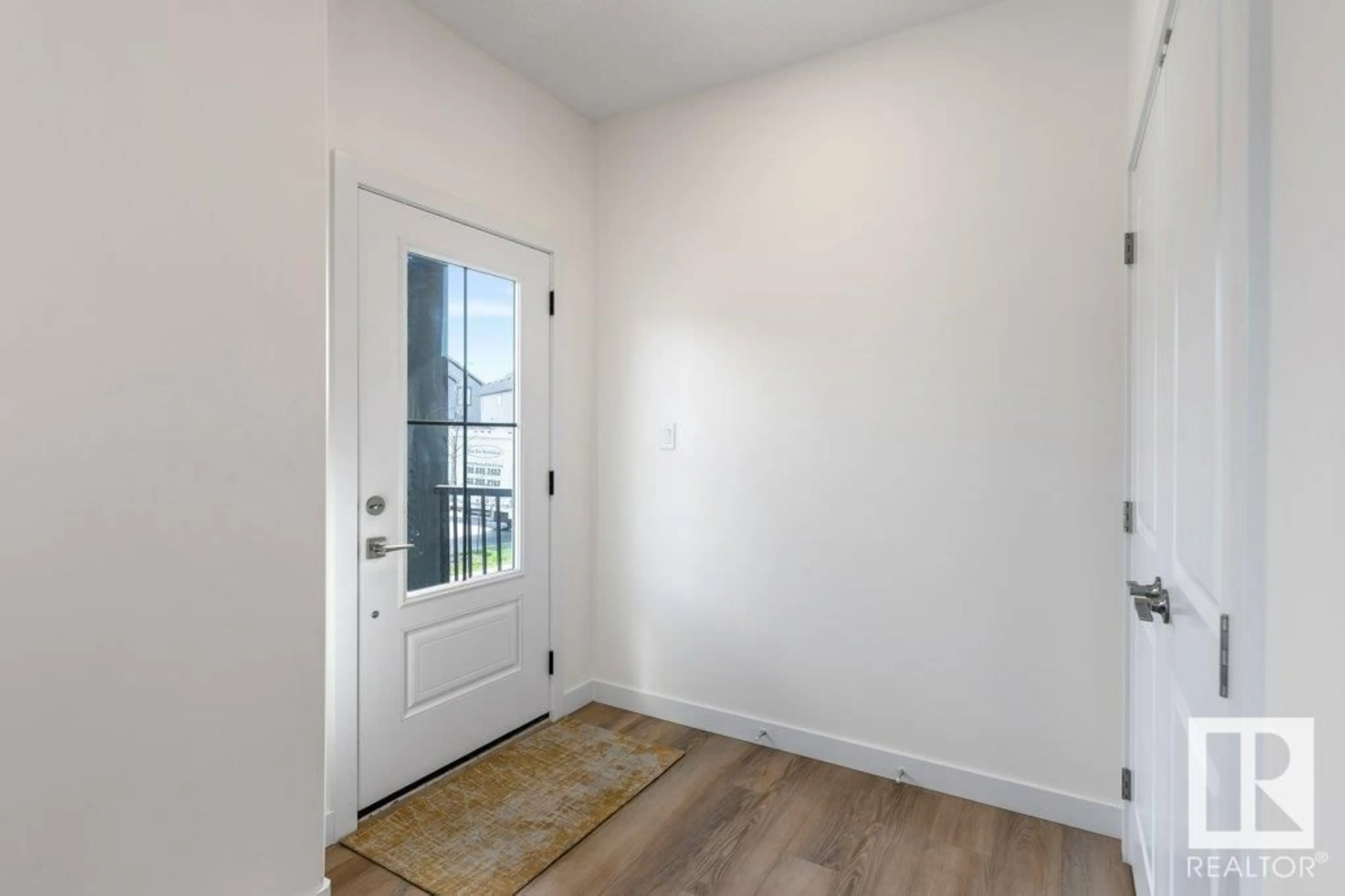 Indoor entryway for 8 CHAMBERY CR, St. Albert Alberta T8T2C1