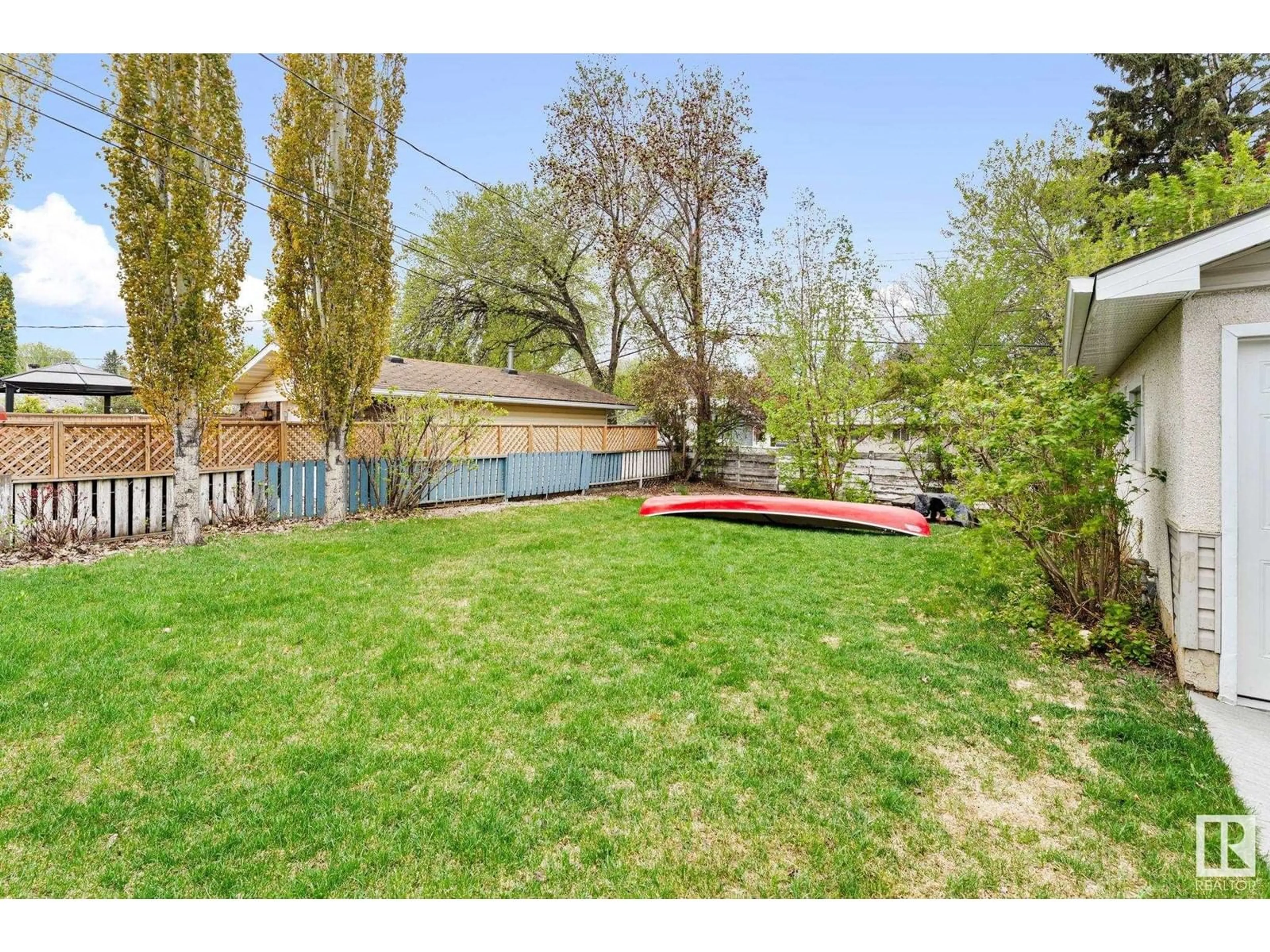 A pic from outside/outdoor area/front of a property/back of a property/a pic from drone, street for 13 SWALLOW CR, St. Albert Alberta T8N0K6