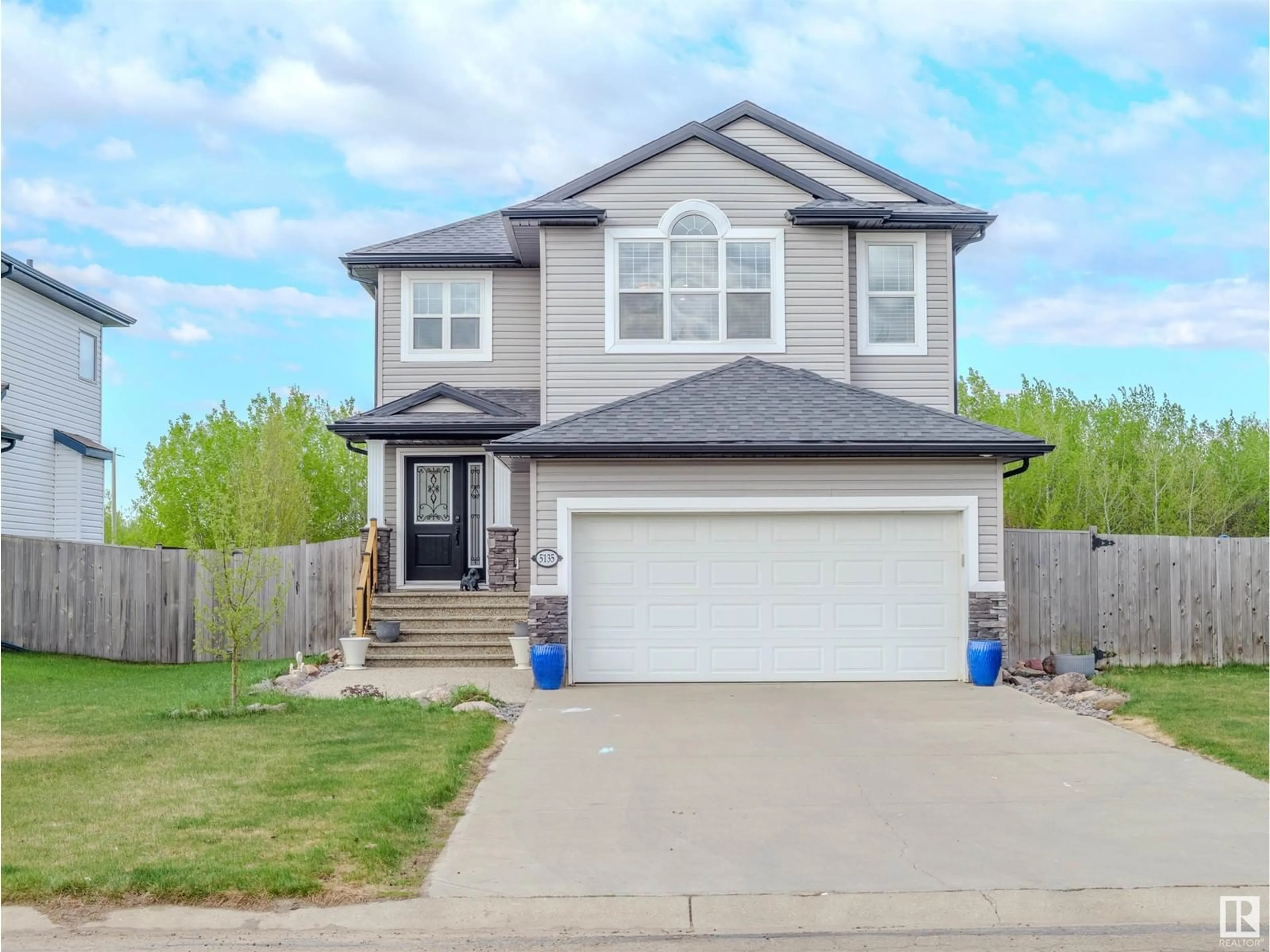 Home with vinyl exterior material, street for 5135 MEADOW DRIVE, New Sarepta Alberta T0B3M0