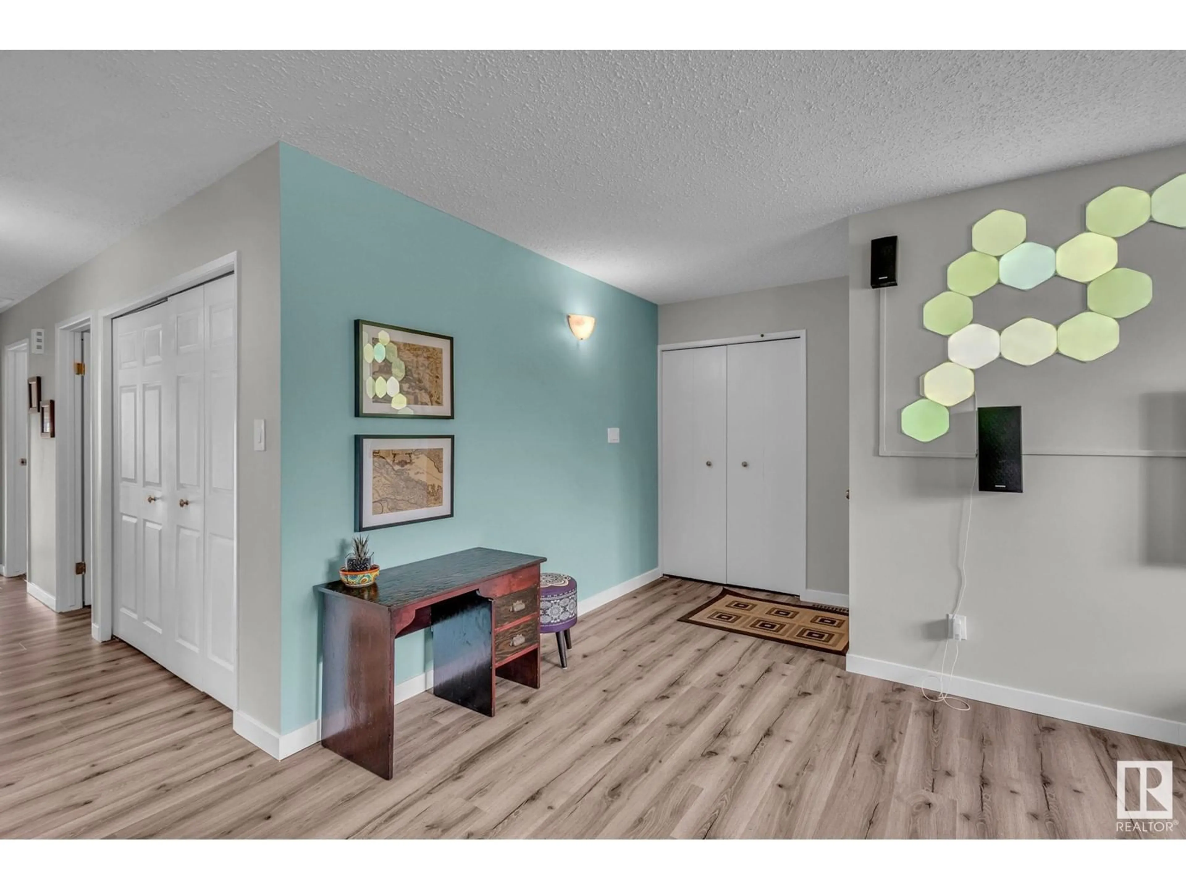 Indoor entryway for NW - 1216 65 ST, Edmonton Alberta T6L2E7