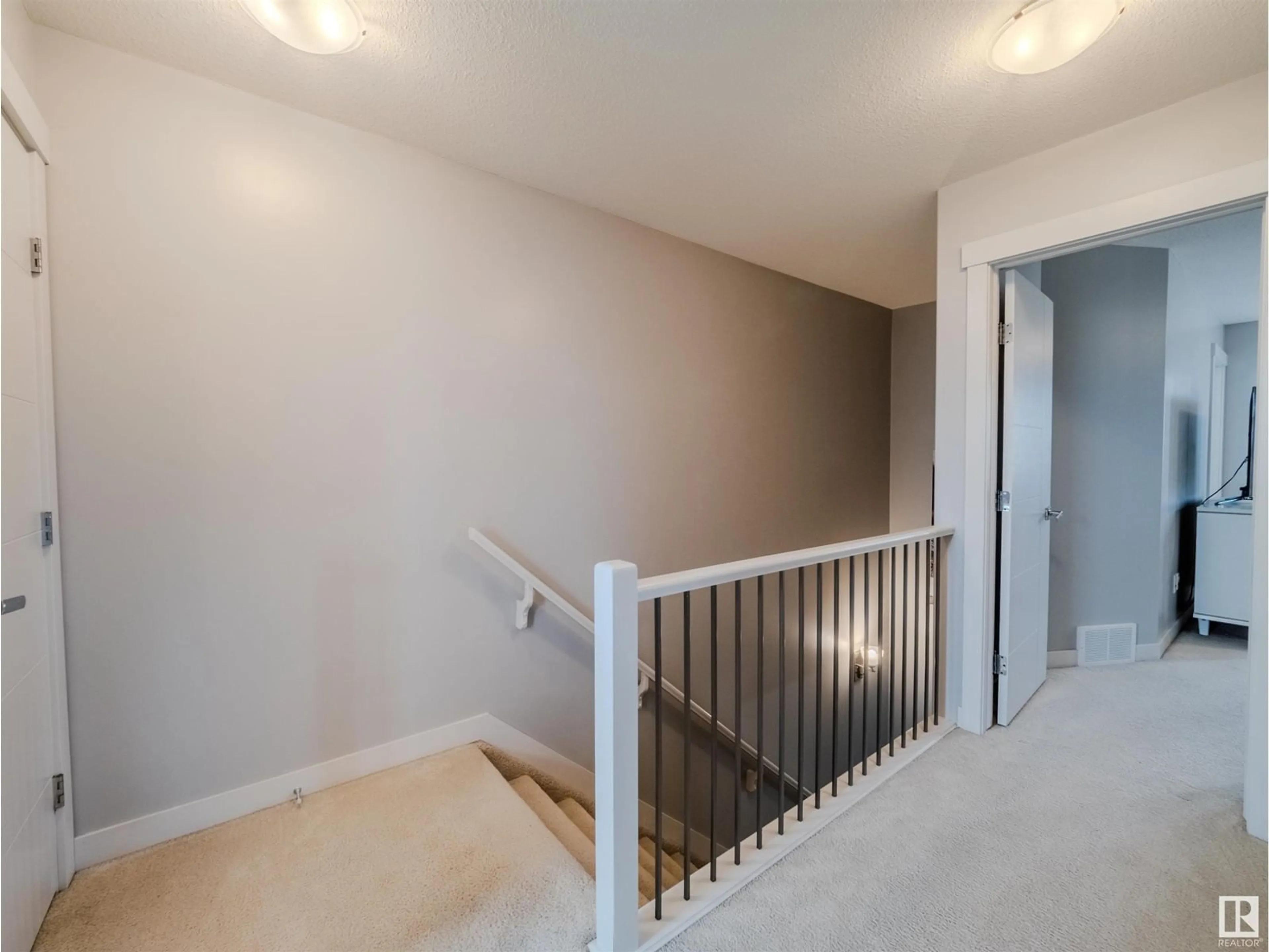 Stairs for NW - 2809 21A AV, Edmonton Alberta T6T0K2