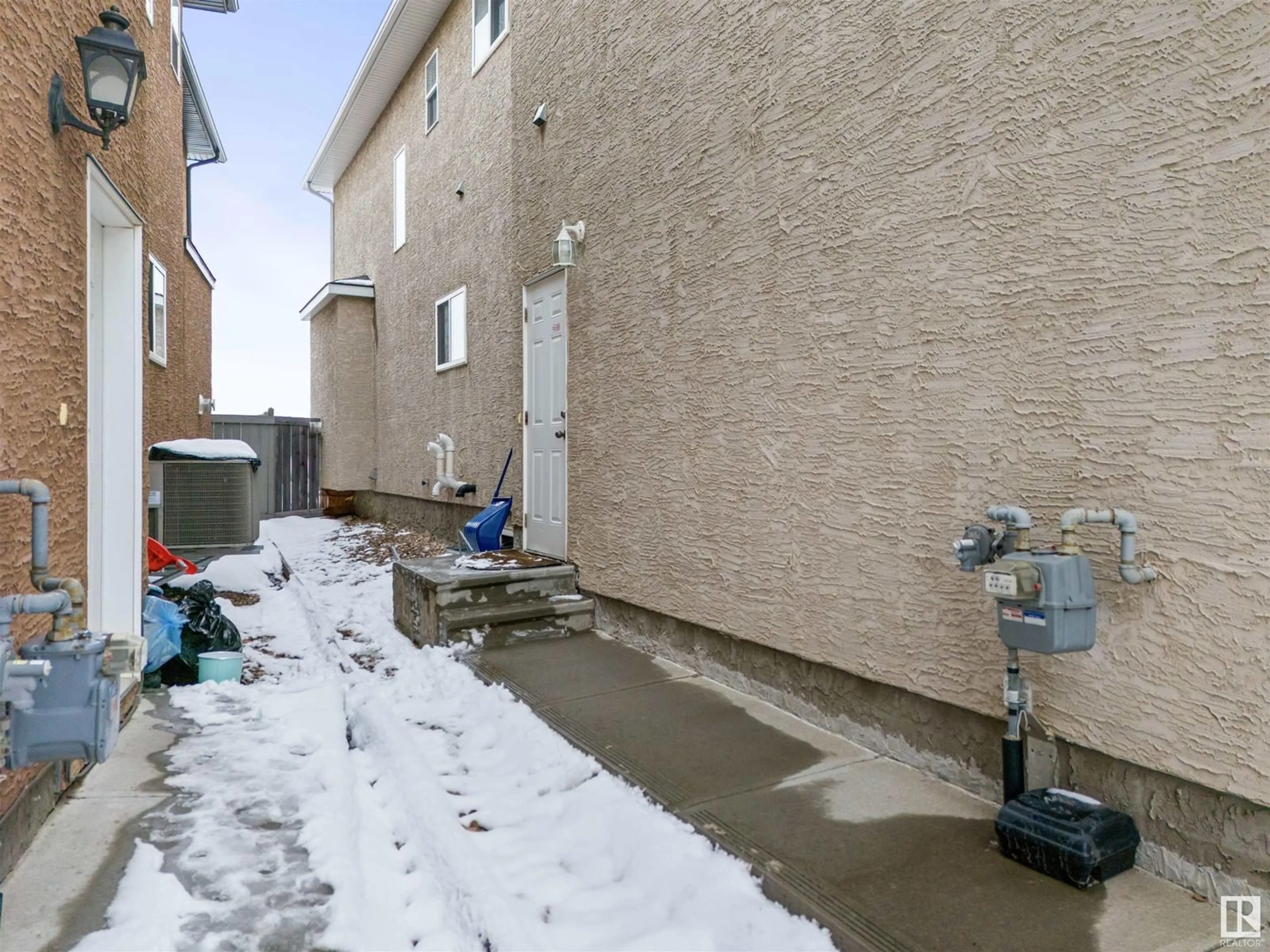 Patio, street for 3108 27 AV, Edmonton Alberta T6T1R2