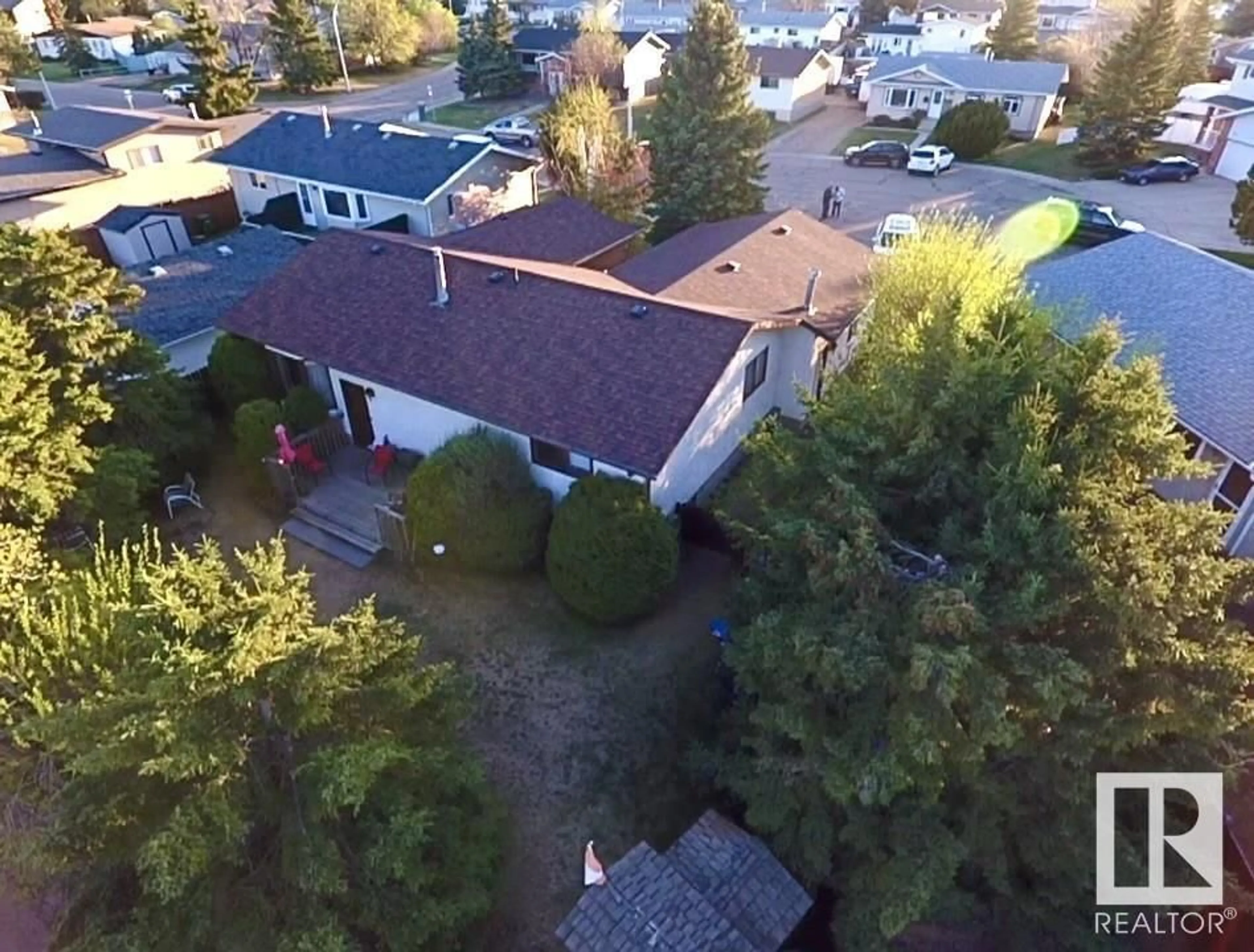 A pic from outside/outdoor area/front of a property/back of a property/a pic from drone, unknown for 4305 74 ST, Camrose Alberta T4V3V3