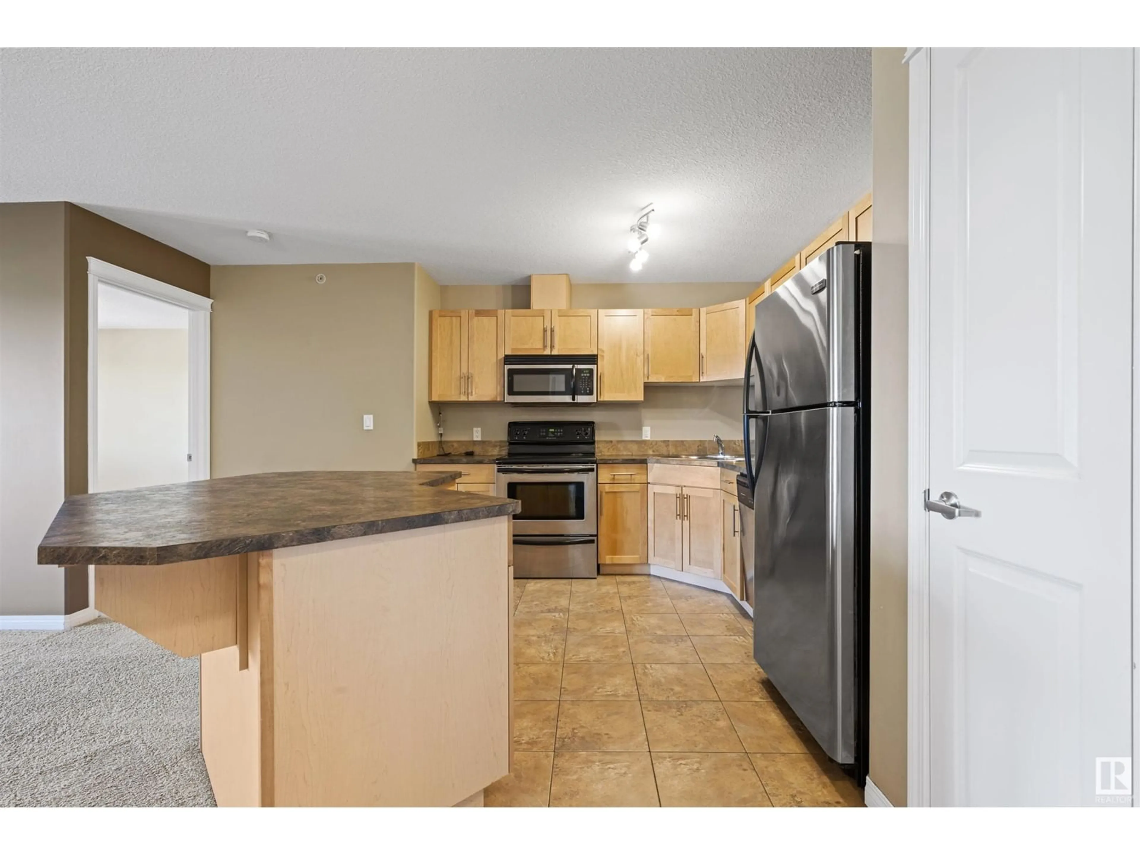 Standard kitchen, ceramic/tile floor for #412 - 300 SPRUCE RIDGE RD, Spruce Grove Alberta T7X0H6