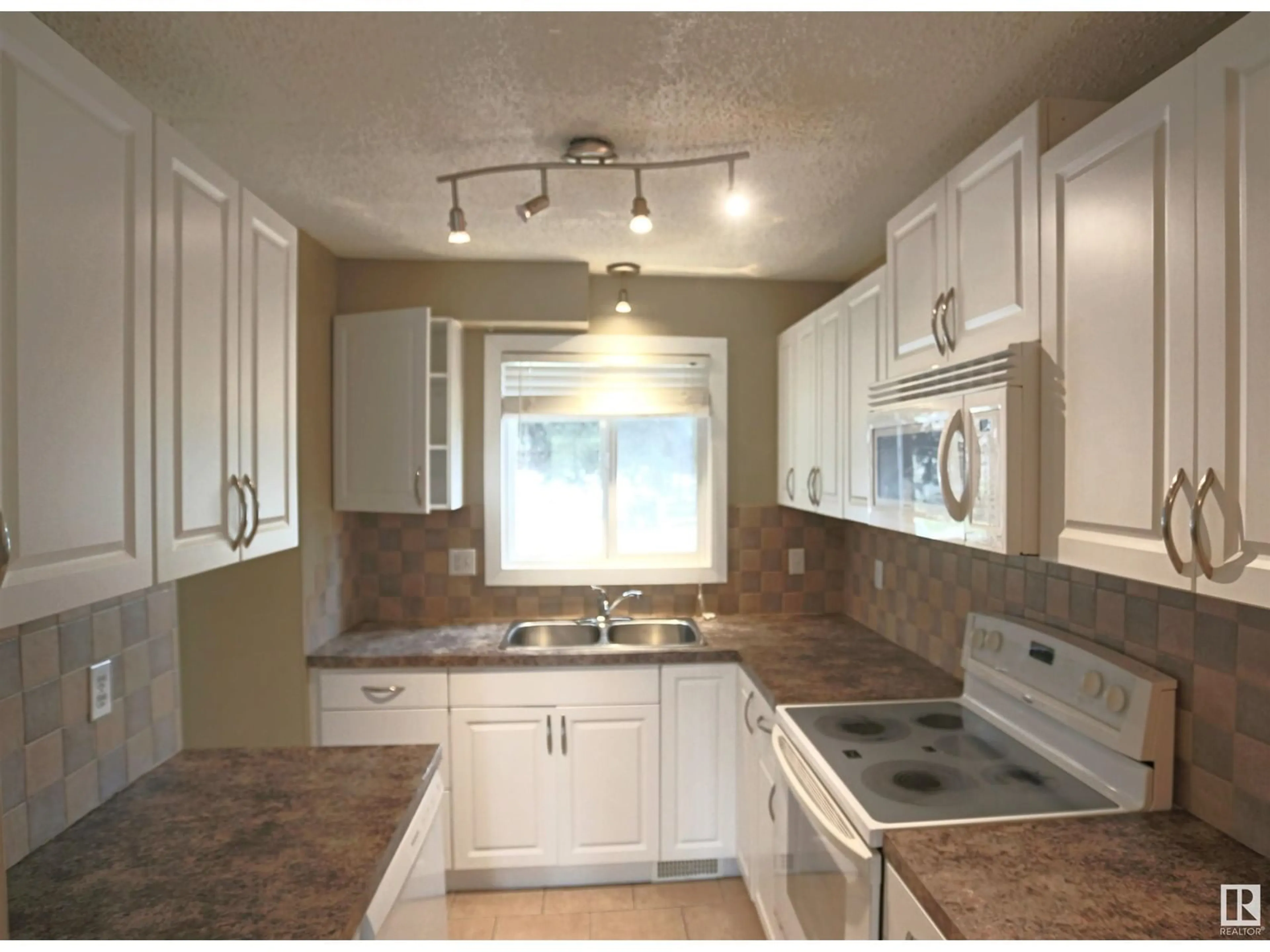 Standard kitchen, unknown for #119 - 119 BROOKWOOD DR, Spruce Grove Alberta T7X1A5