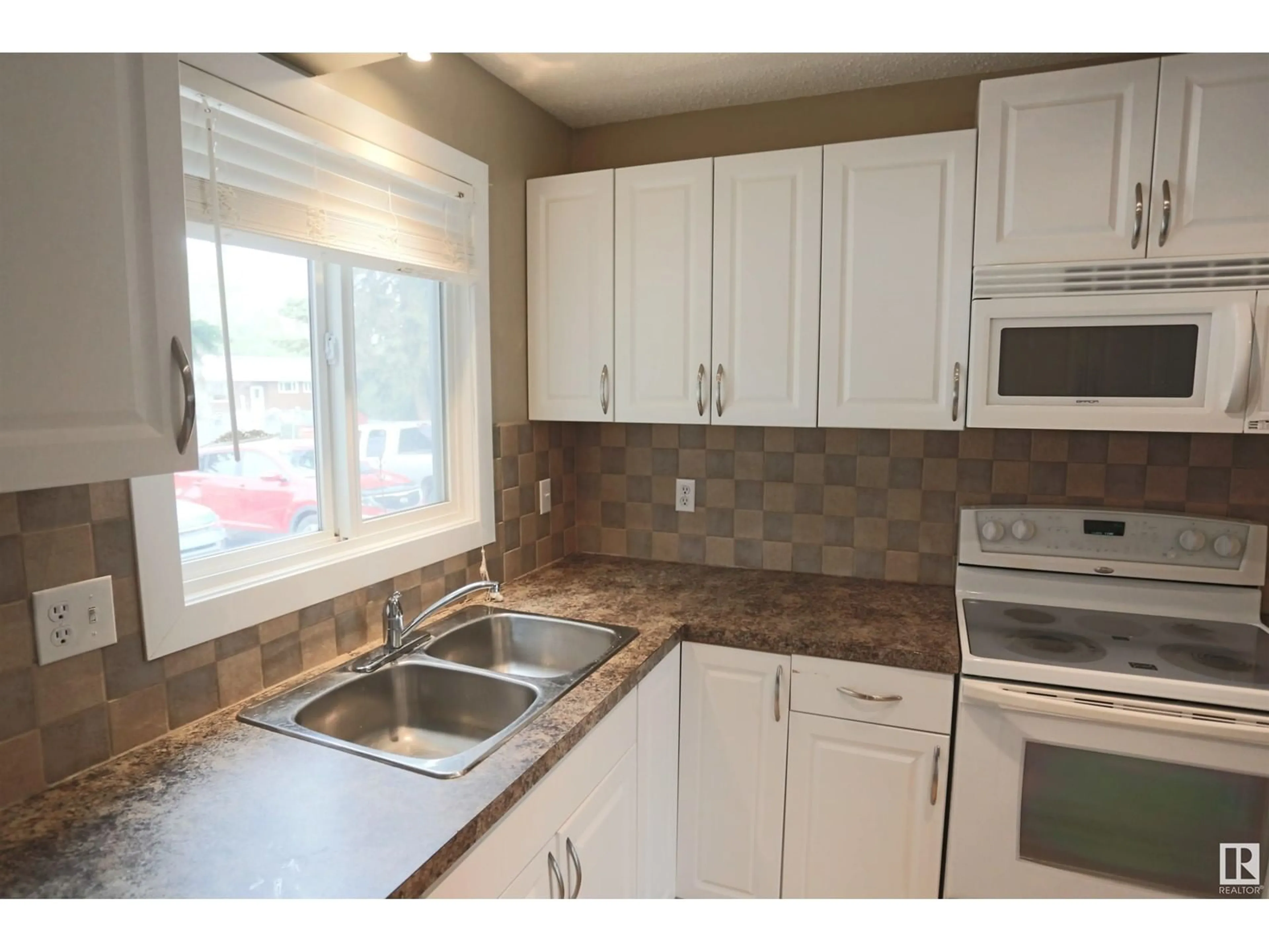 Standard kitchen, unknown for #119 - 119 BROOKWOOD DR, Spruce Grove Alberta T7X1A5