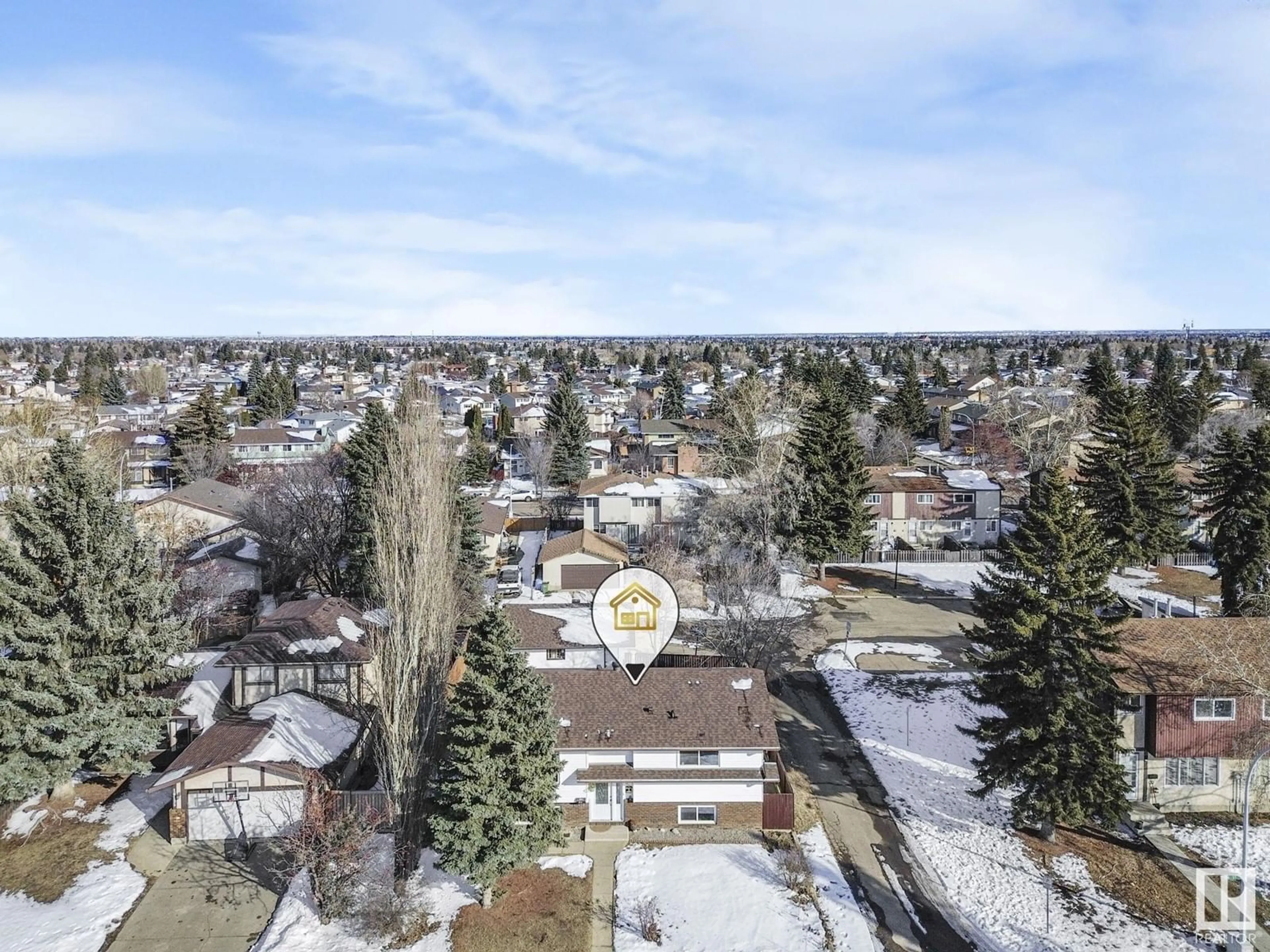 A pic from outside/outdoor area/front of a property/back of a property/a pic from drone, mountain view for 16531 116 ST, Edmonton Alberta T5X4B2