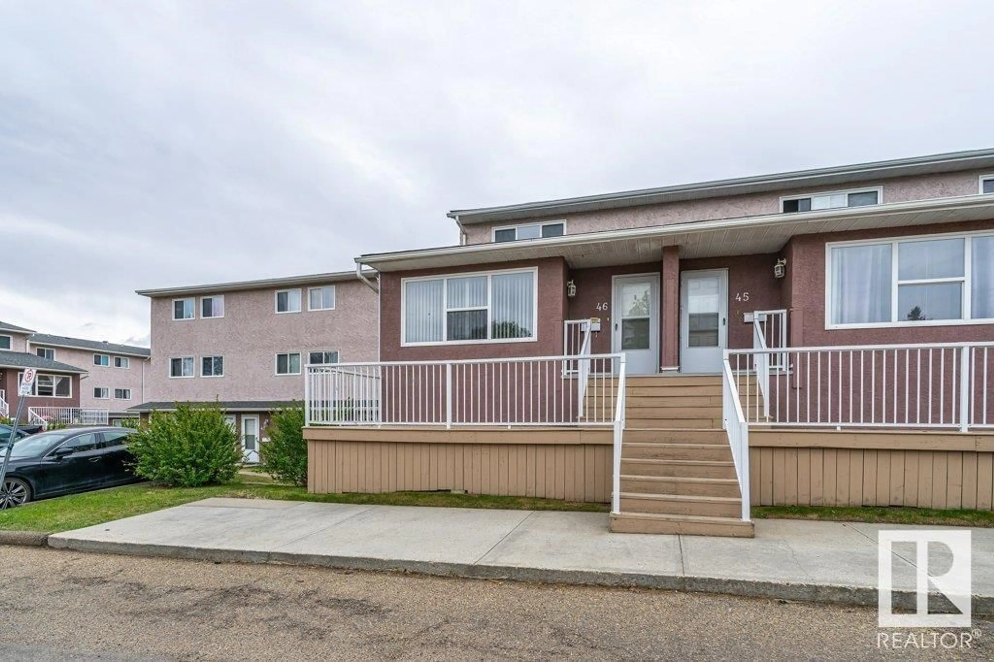 Home with vinyl exterior material, street for #46 - 13590 38 ST, Edmonton Alberta T5A2W7