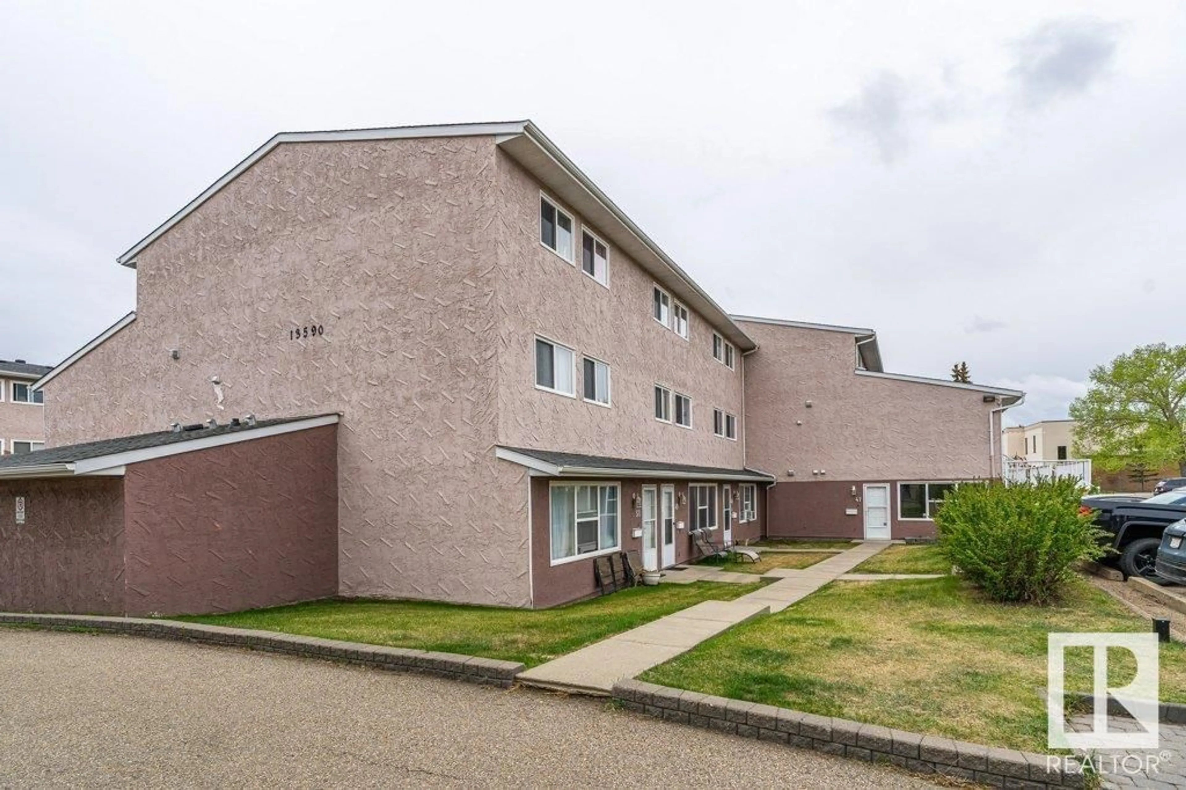 Patio, building for #46 - 13590 38 ST, Edmonton Alberta T5A2W7