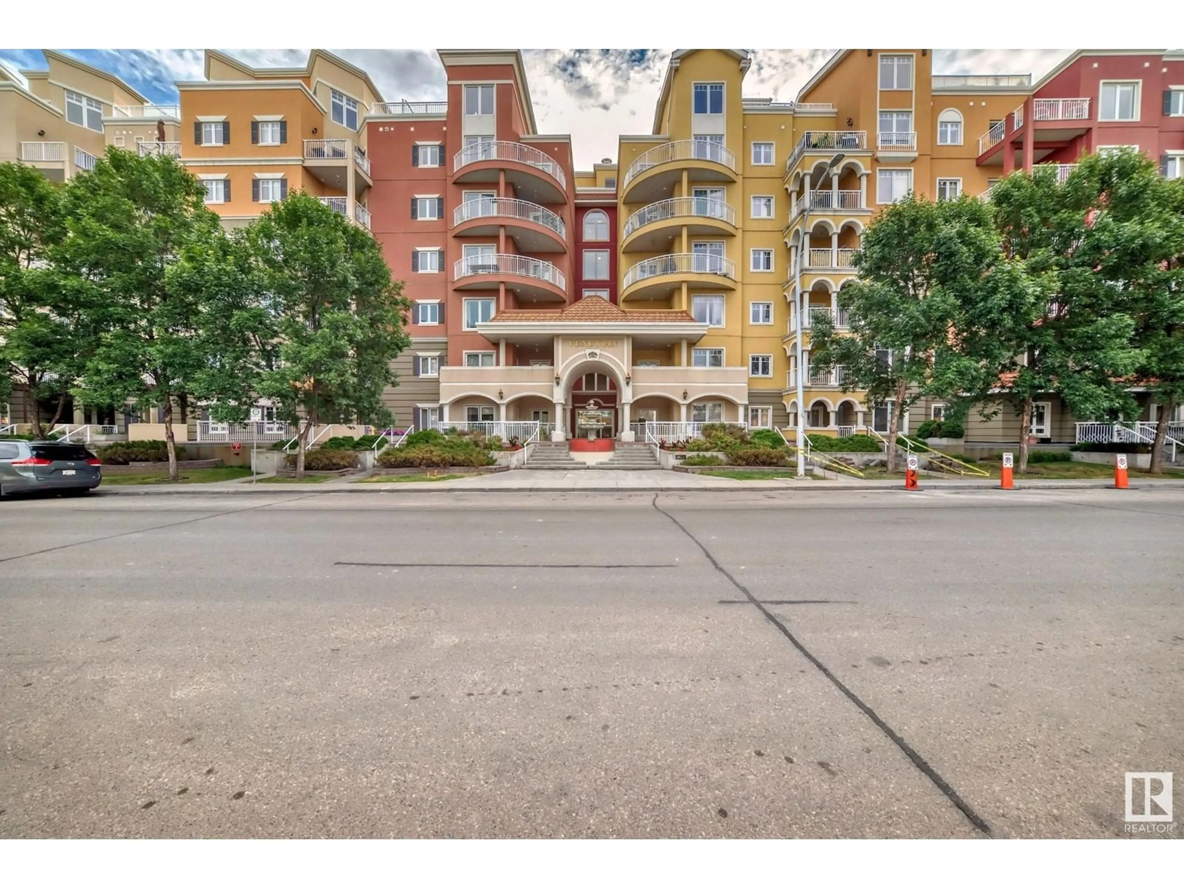 Unknown for 10333 - 117 117 ST, Edmonton Alberta T5K0B4