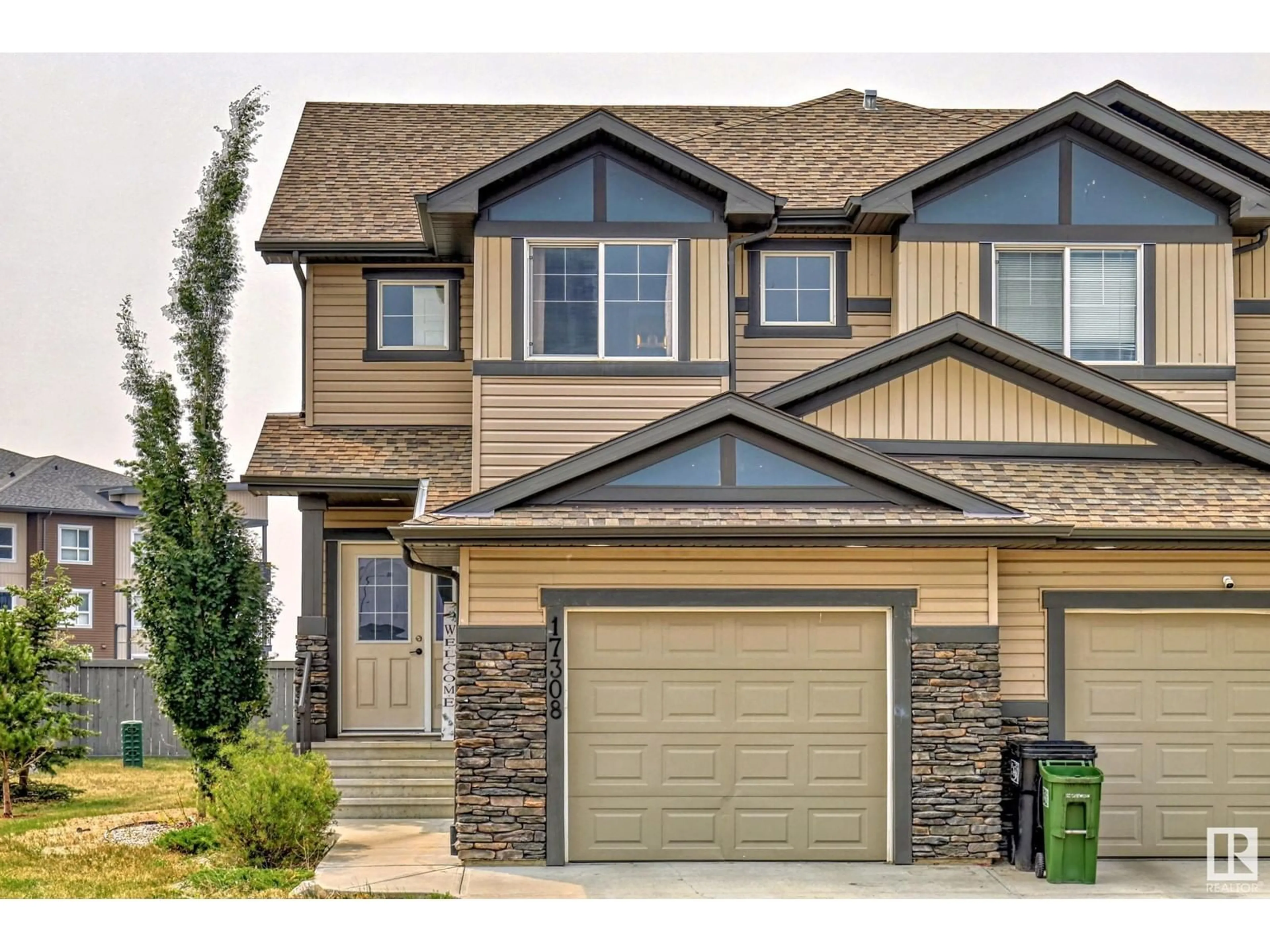 Home with vinyl exterior material, street for NW - 17308 76 ST, Edmonton Alberta T5Z0T4