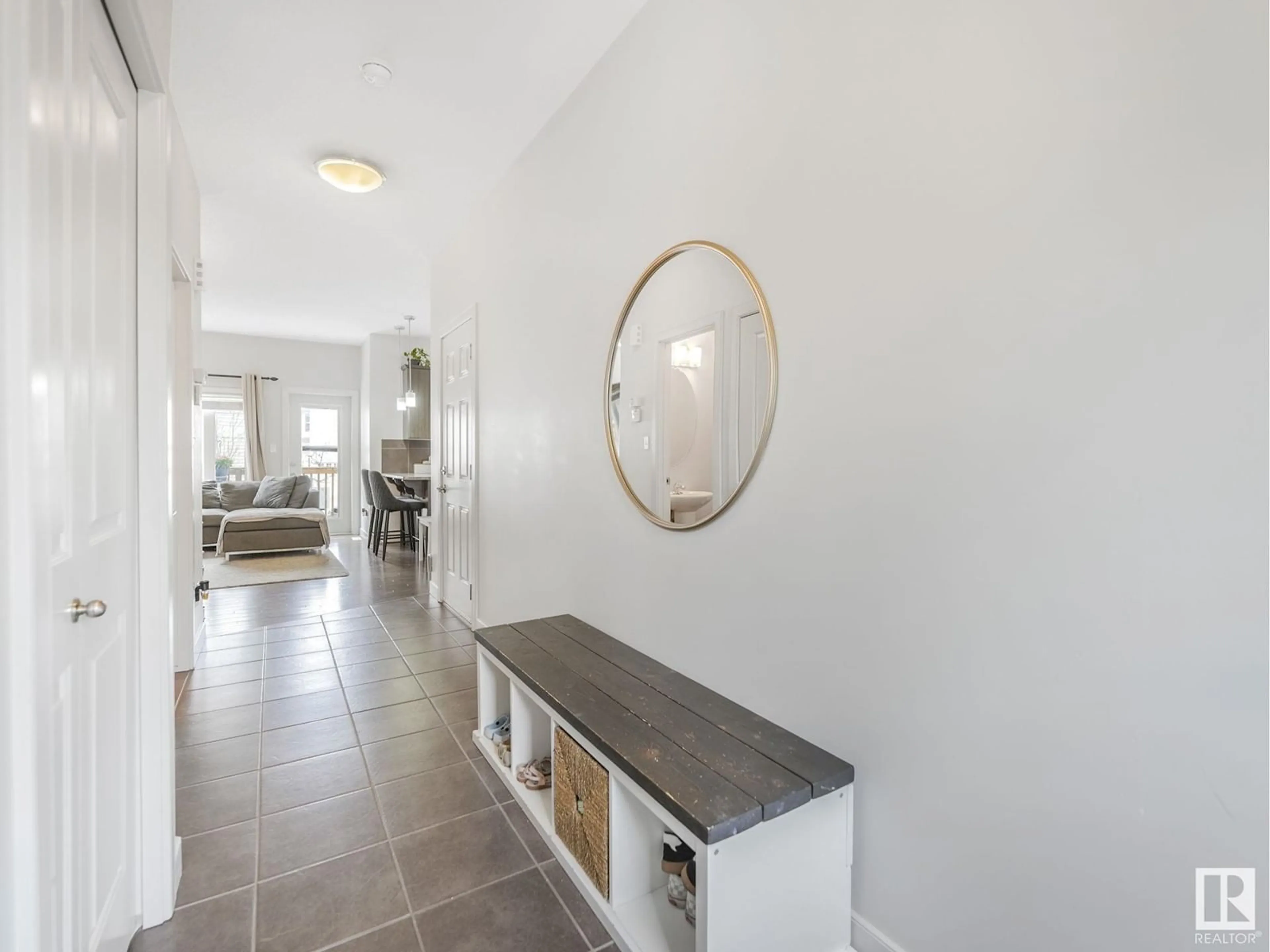 Indoor entryway for 450 - 46 MCCONACHIE WY, Edmonton Alberta T5Y0S8