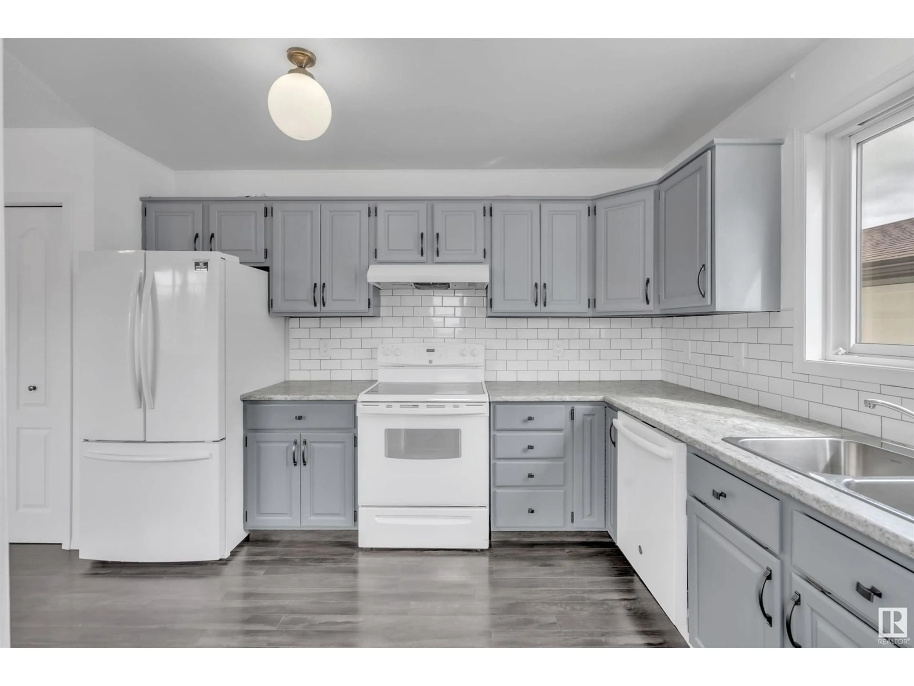 Standard kitchen, ceramic/tile floor for 5016 42 ST, Cold Lake Alberta T9M2A5