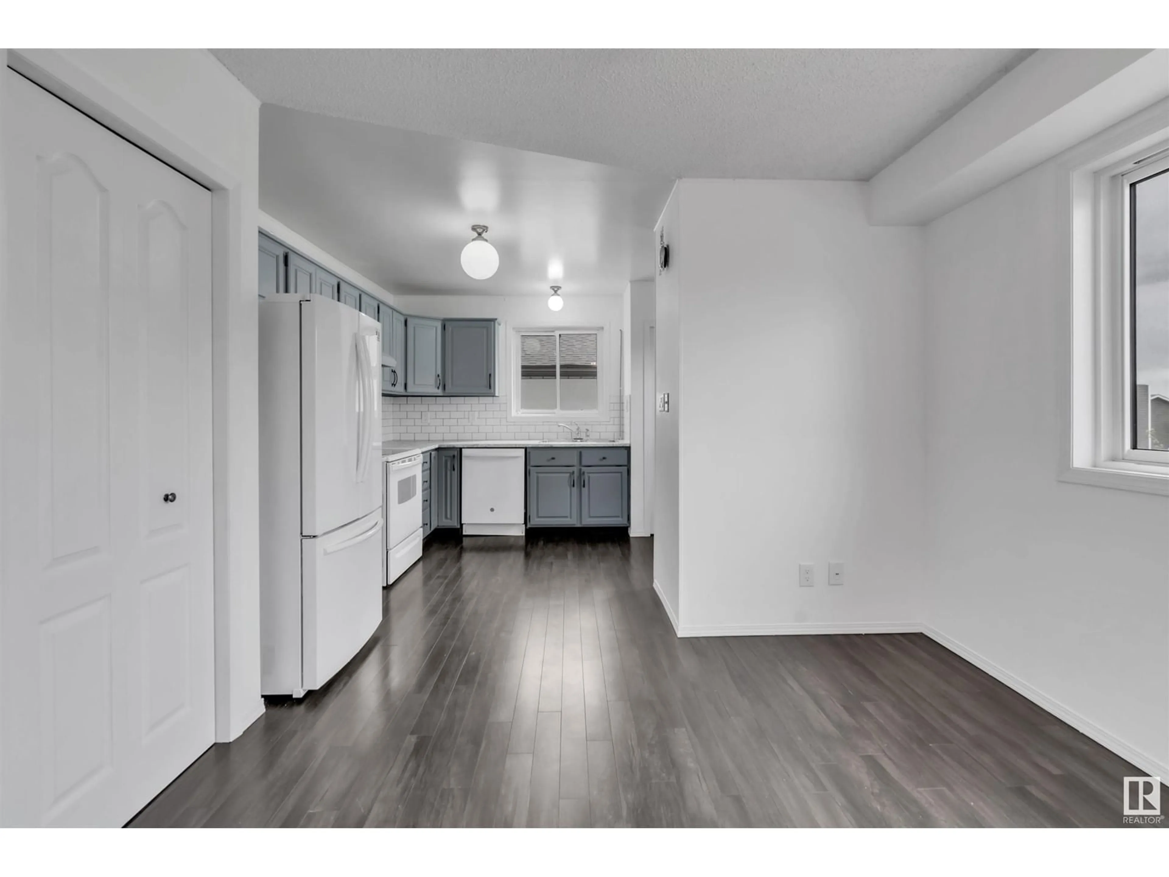 Unknown for 5016 42 ST, Cold Lake Alberta T9M2A5