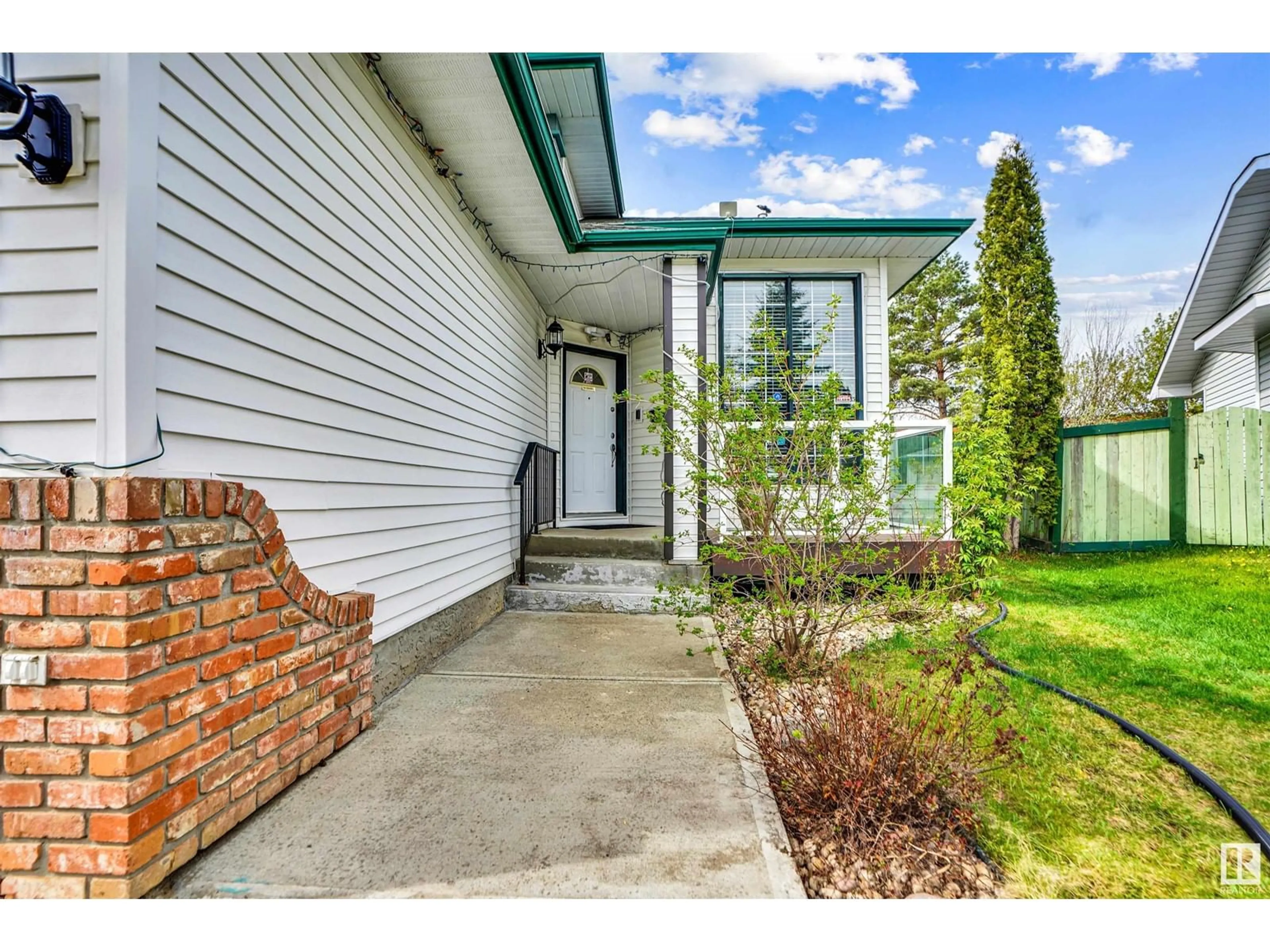 Unknown for 1073 POTTER GREENS DR, Edmonton Alberta T5T6A5