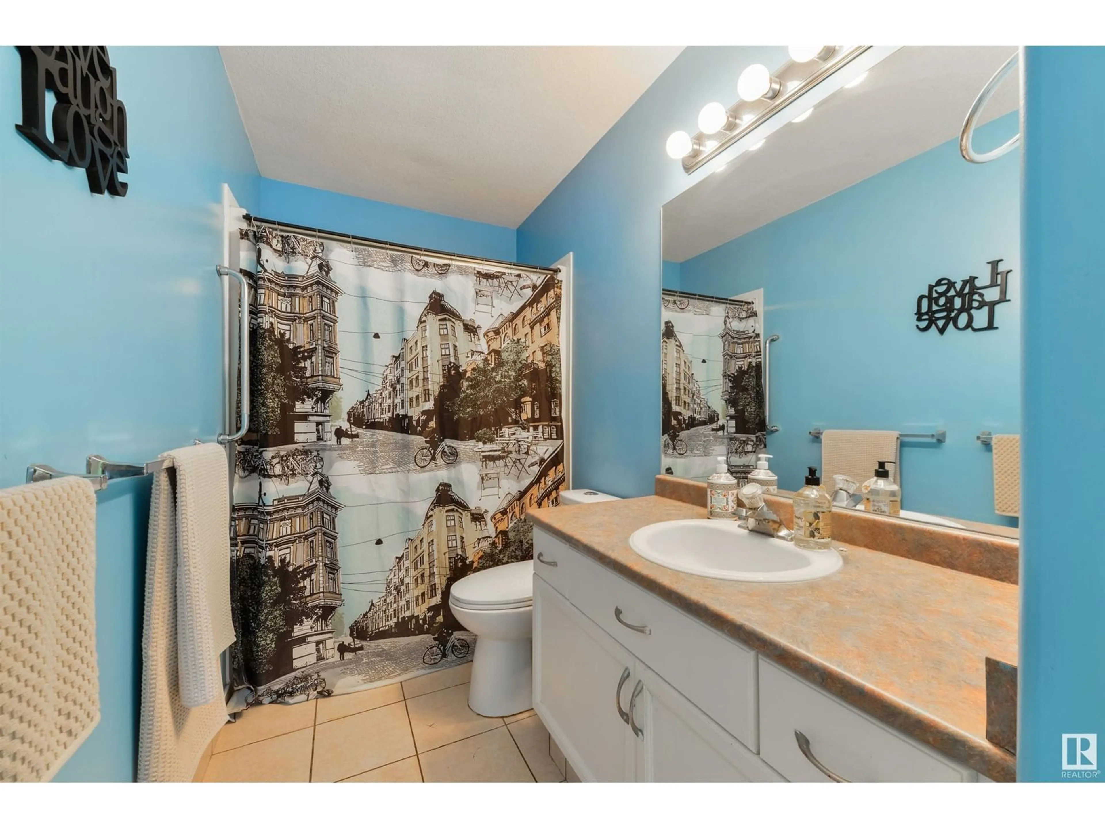 Standard bathroom, ceramic/tile floor for NW - 2904 151A AV, Edmonton Alberta T5Y2Y8