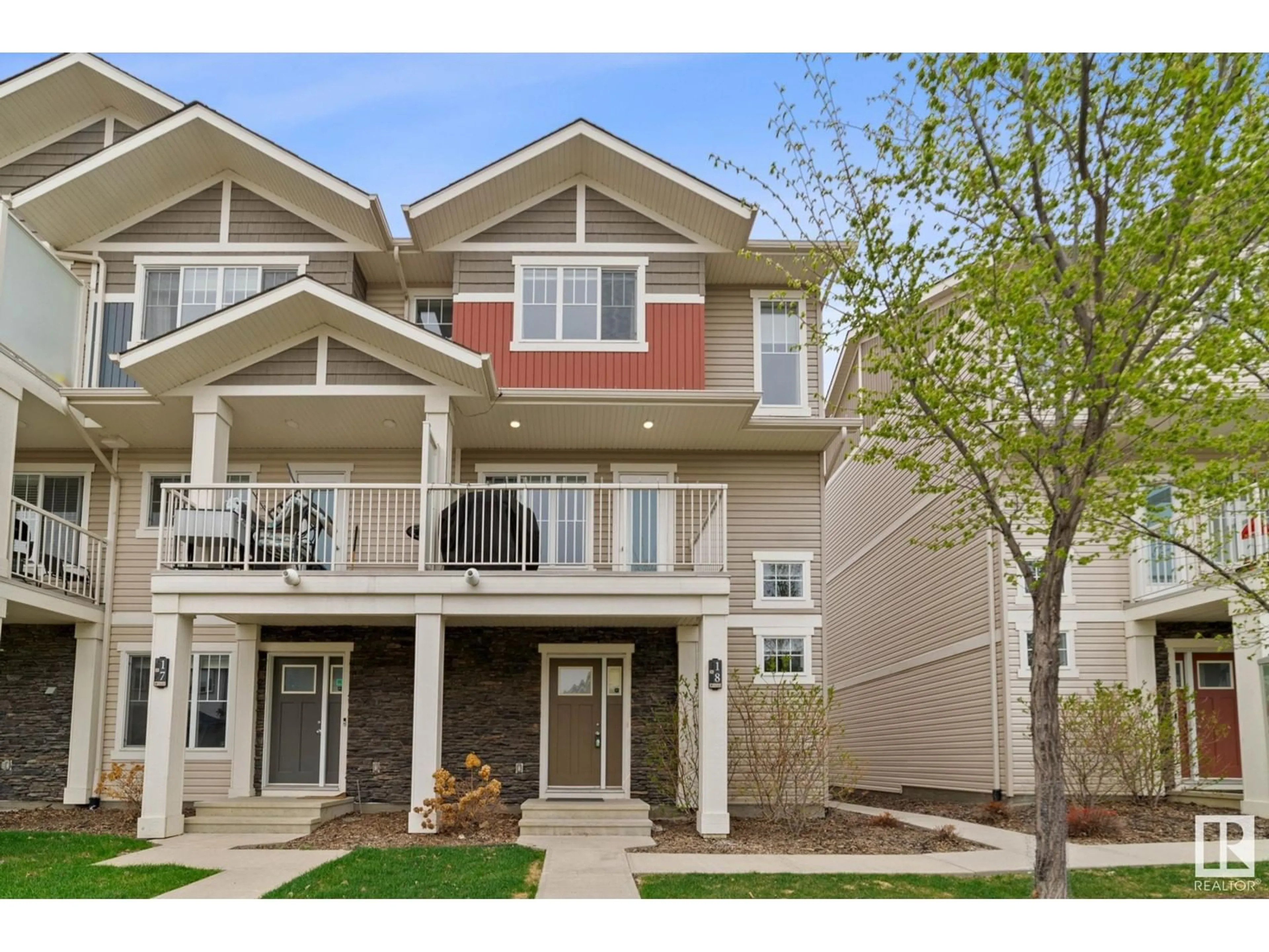 Home with vinyl exterior material, street for 18 - 17832 78 ST, Edmonton Alberta T5Z0P7