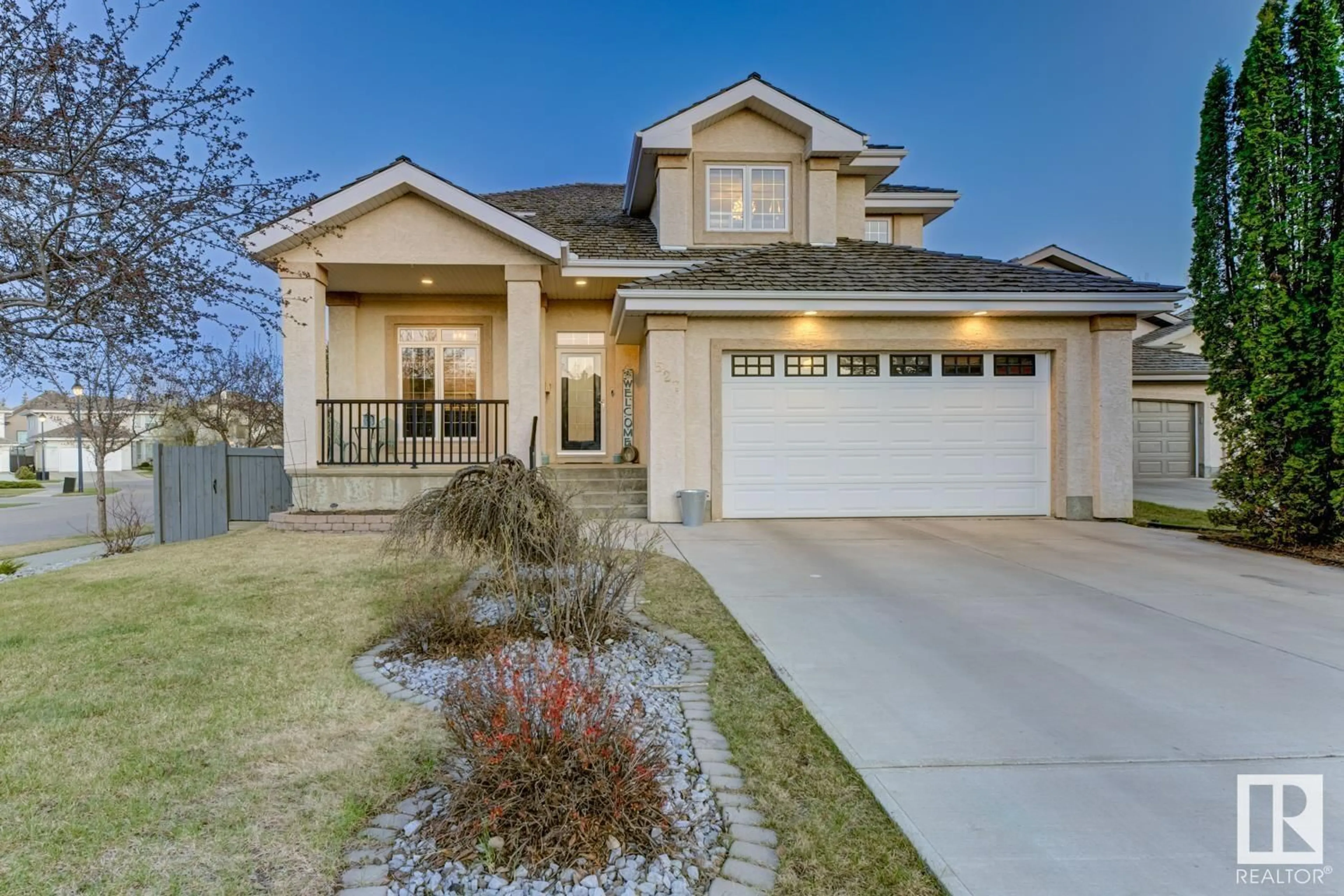 Home with vinyl exterior material, street for 527 DICKENS LO NW, Edmonton Alberta T6M2S1