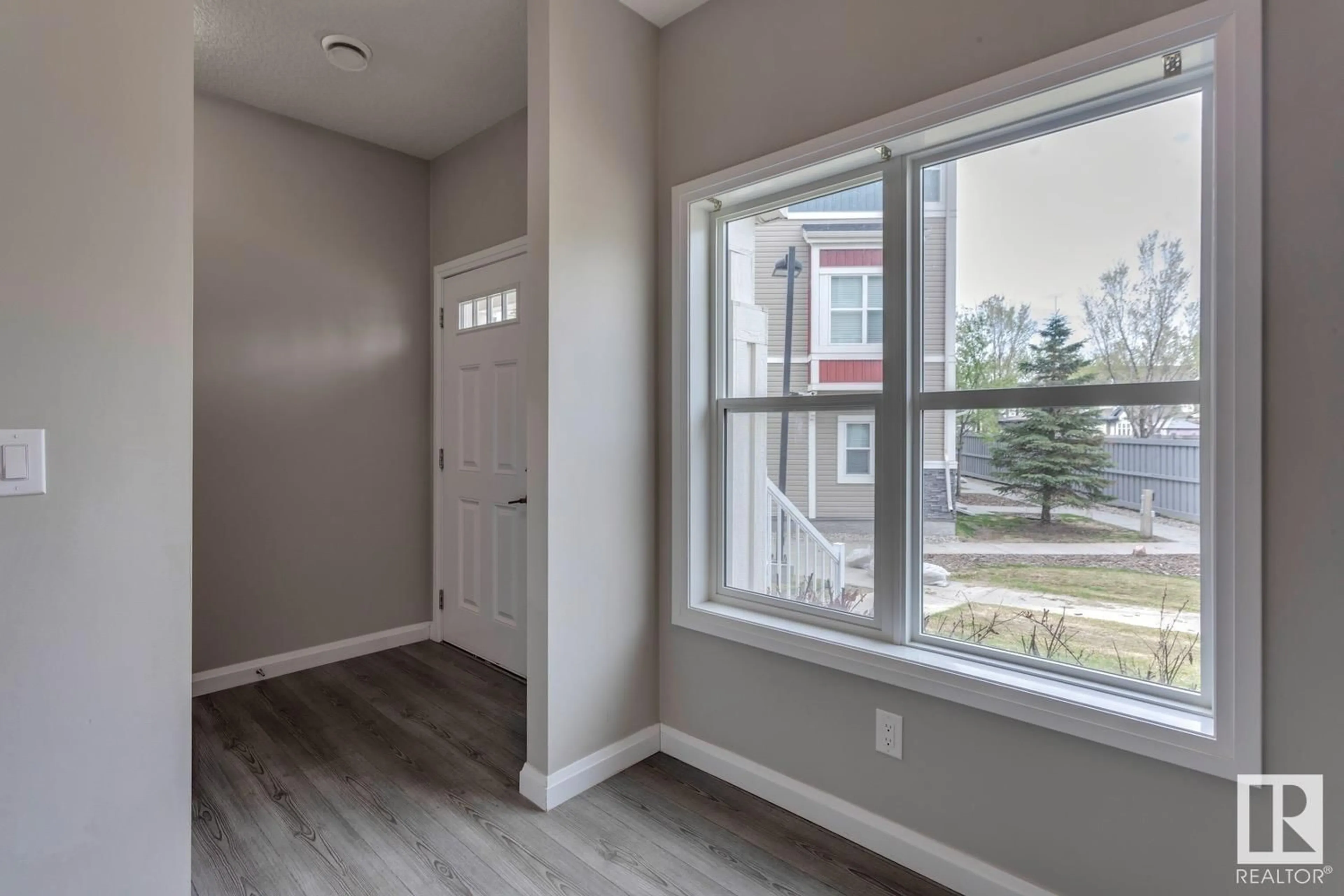 Indoor entryway for #30 - 3710 ALLAN DR, Edmonton Alberta T6W2C4