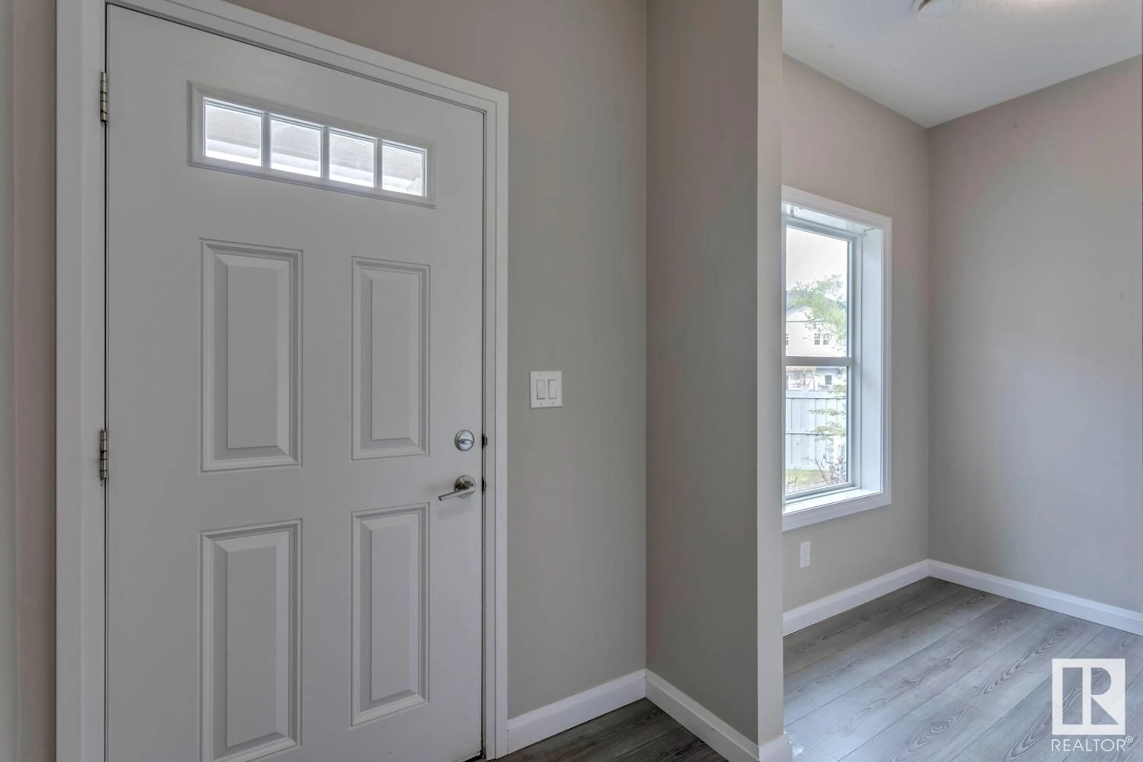 Indoor entryway for #30 - 3710 ALLAN DR, Edmonton Alberta T6W2C4