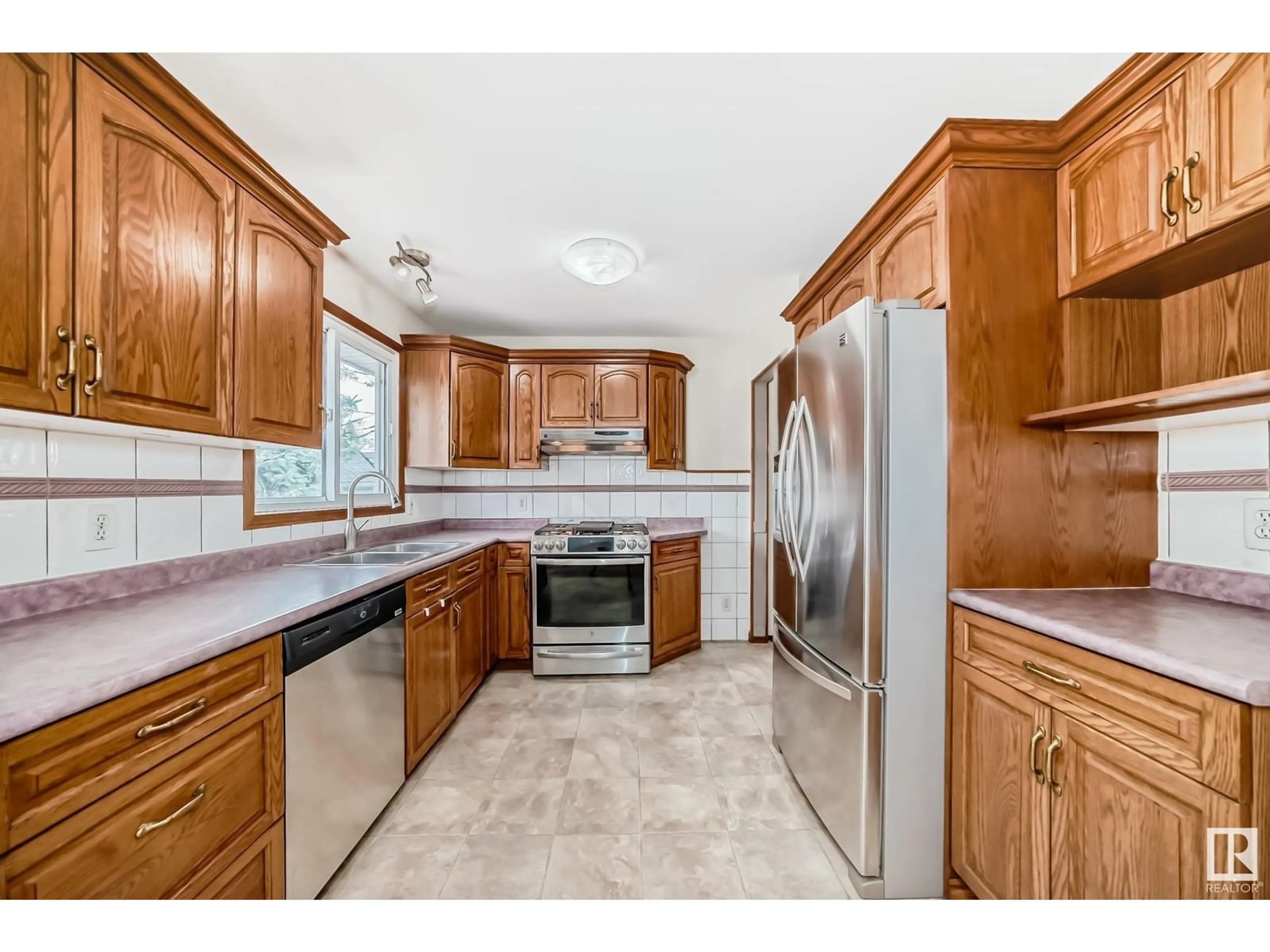 Standard kitchen, ceramic/tile floor for 16808 79A AV, Edmonton Alberta T5R3J5