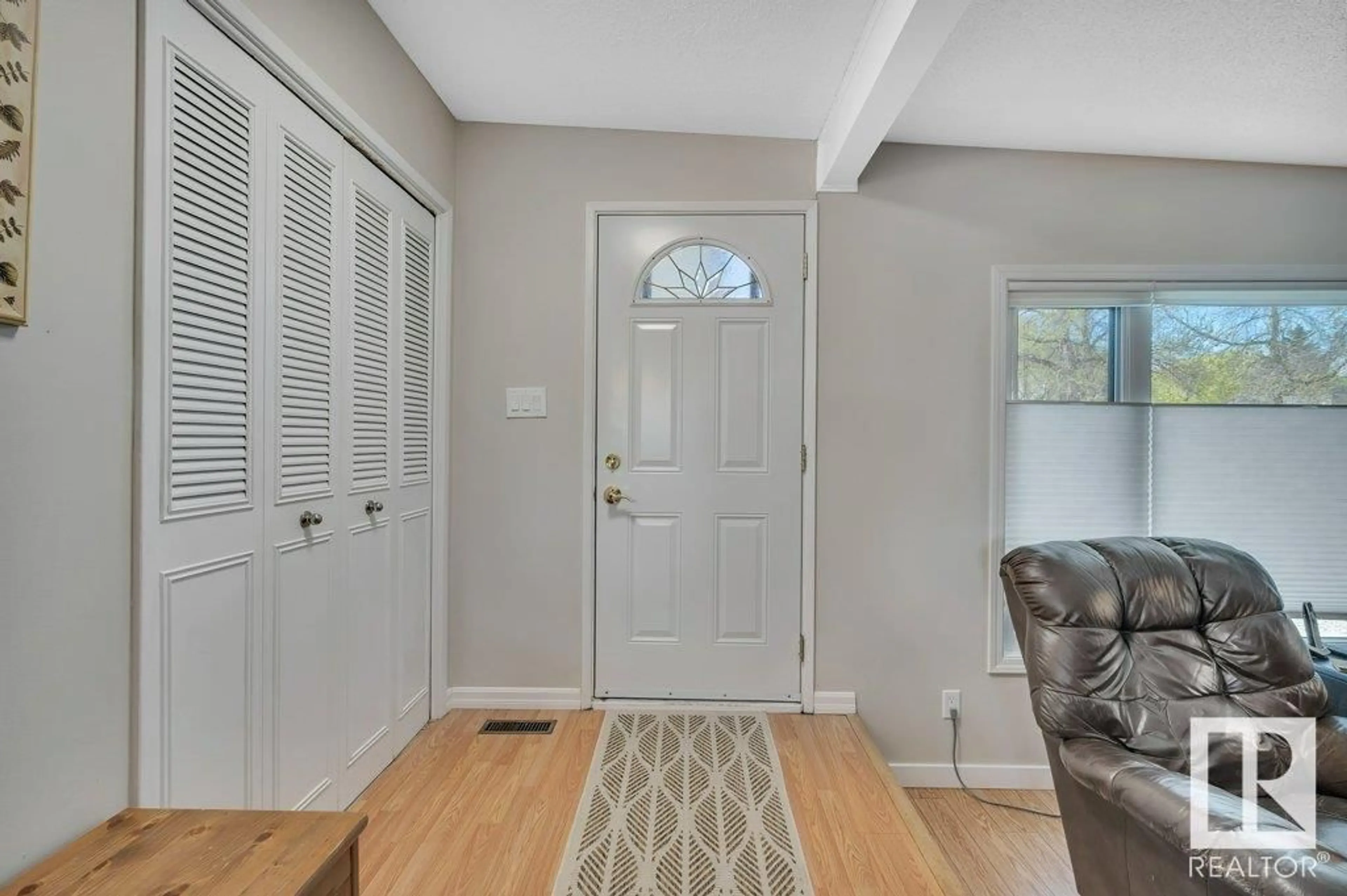 Indoor entryway for 17 MARCHAND PL, St. Albert Alberta T8N1L7