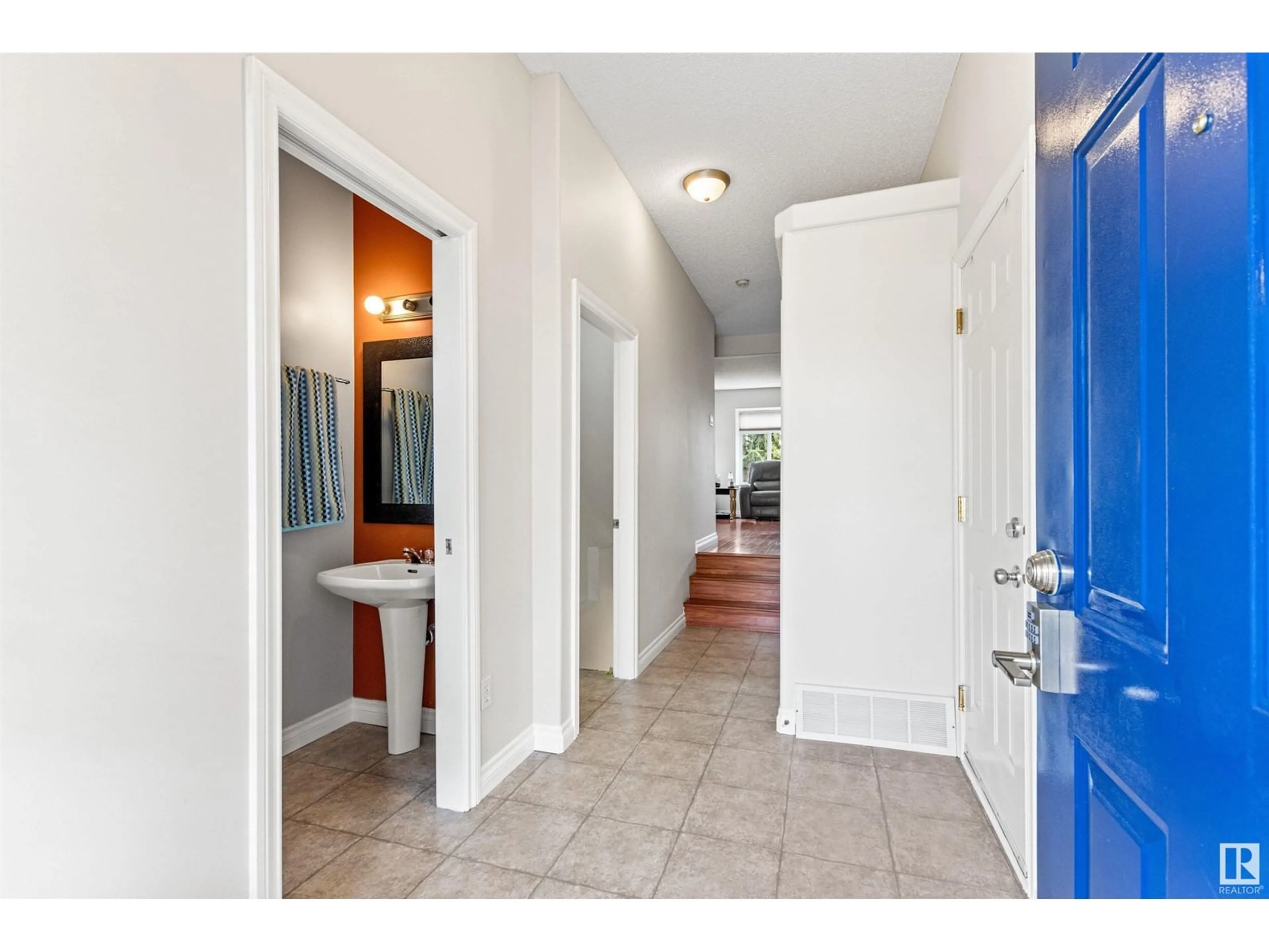 Indoor entryway for 200 - 19 ERIN RIDGE DR, St. Albert Alberta T8N7E2