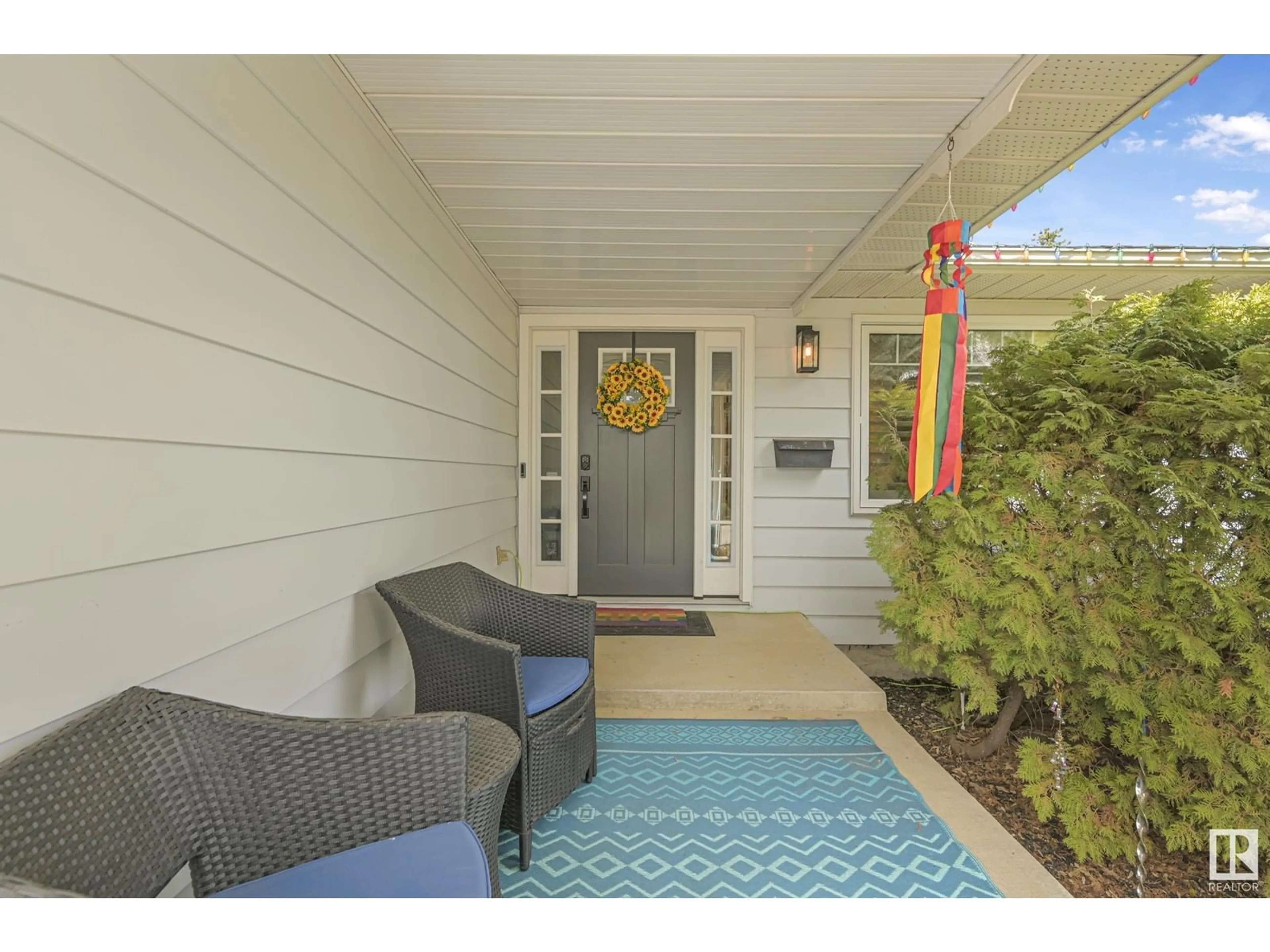 Indoor entryway for NW - 3220 112B ST, Edmonton Alberta T5J3W5