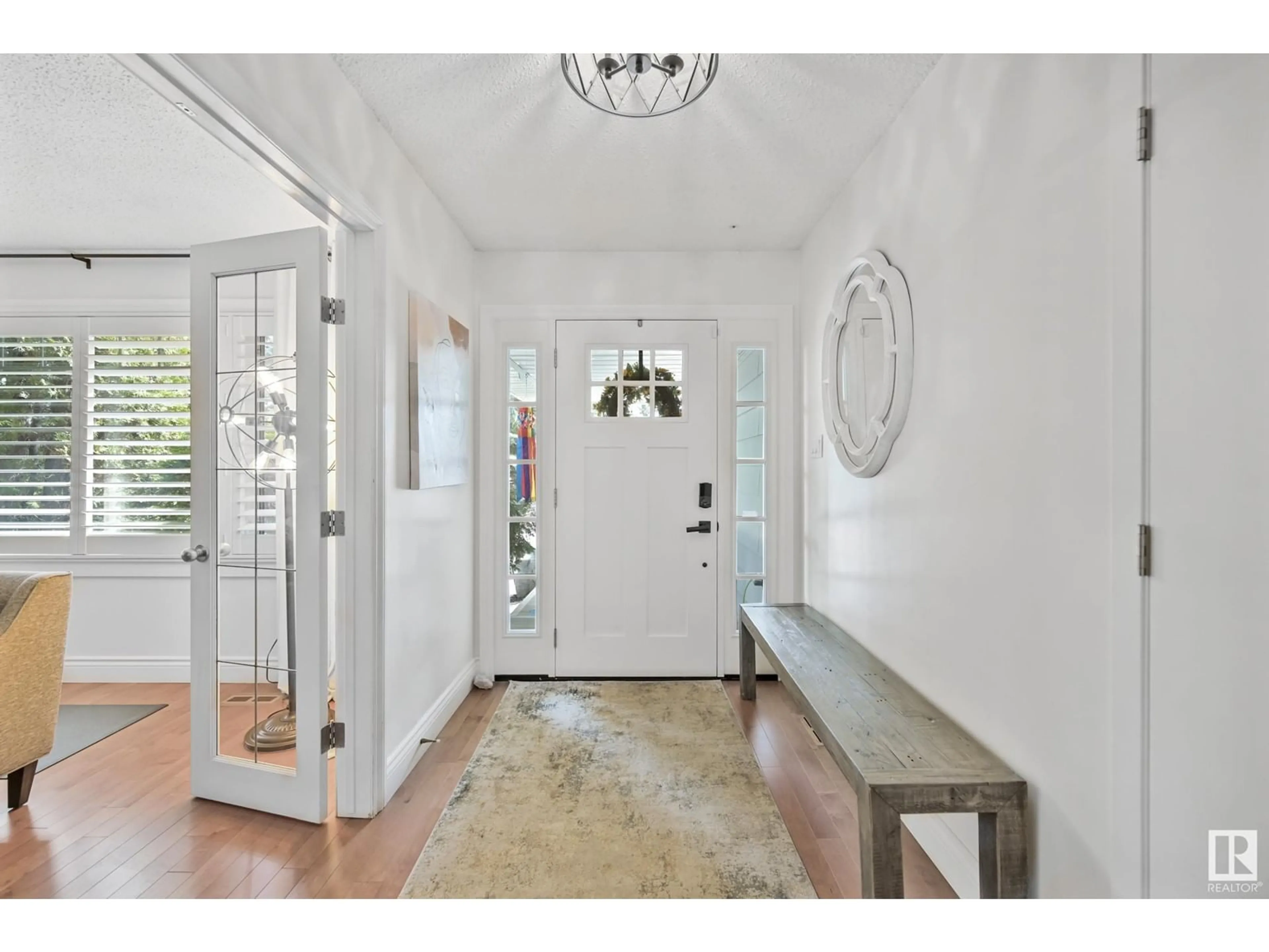 Indoor entryway for NW - 3220 112B ST, Edmonton Alberta T5J3W5