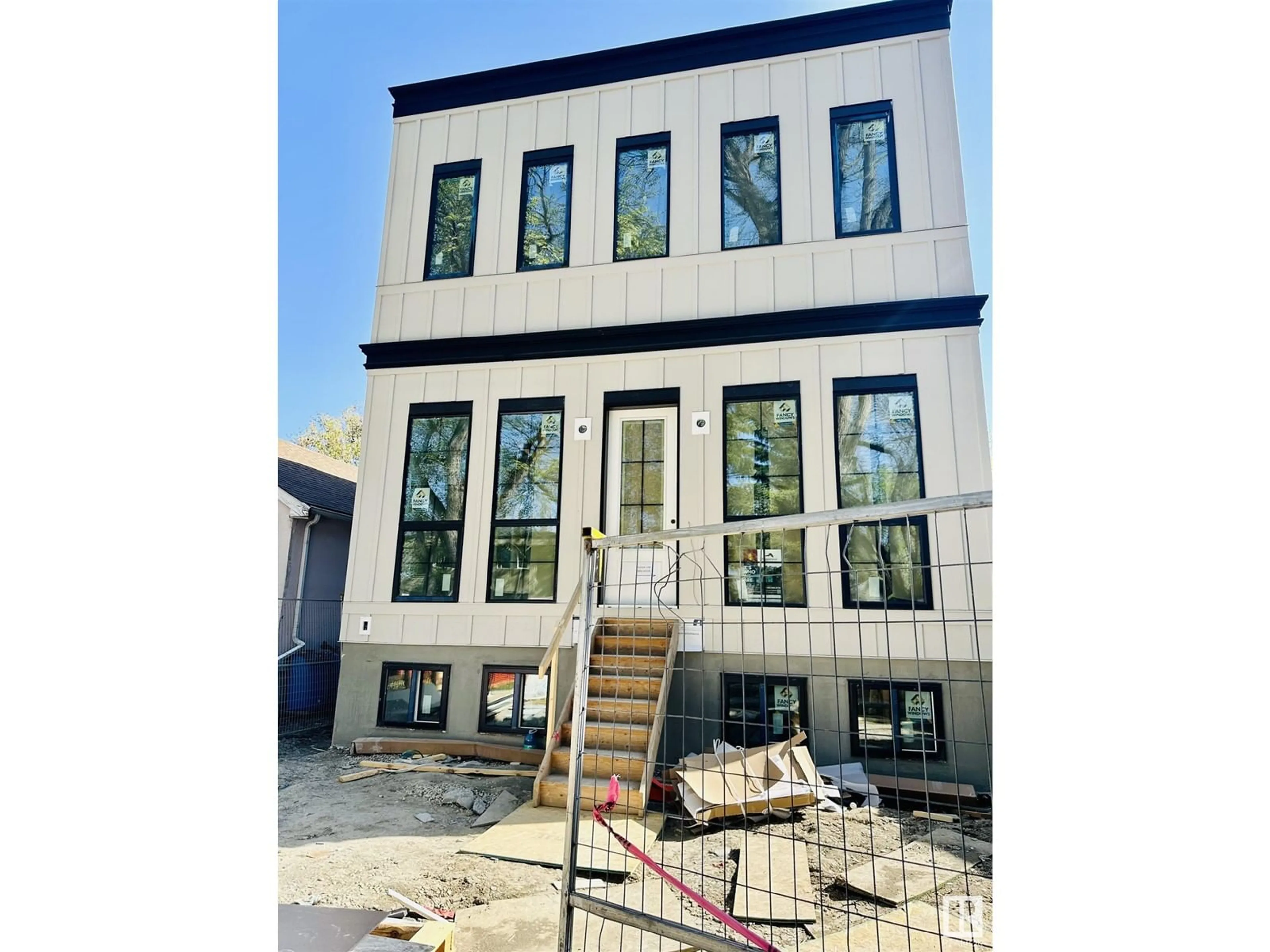Home with brick exterior material, building for 9807 90 AV, Edmonton Alberta T6E2T2