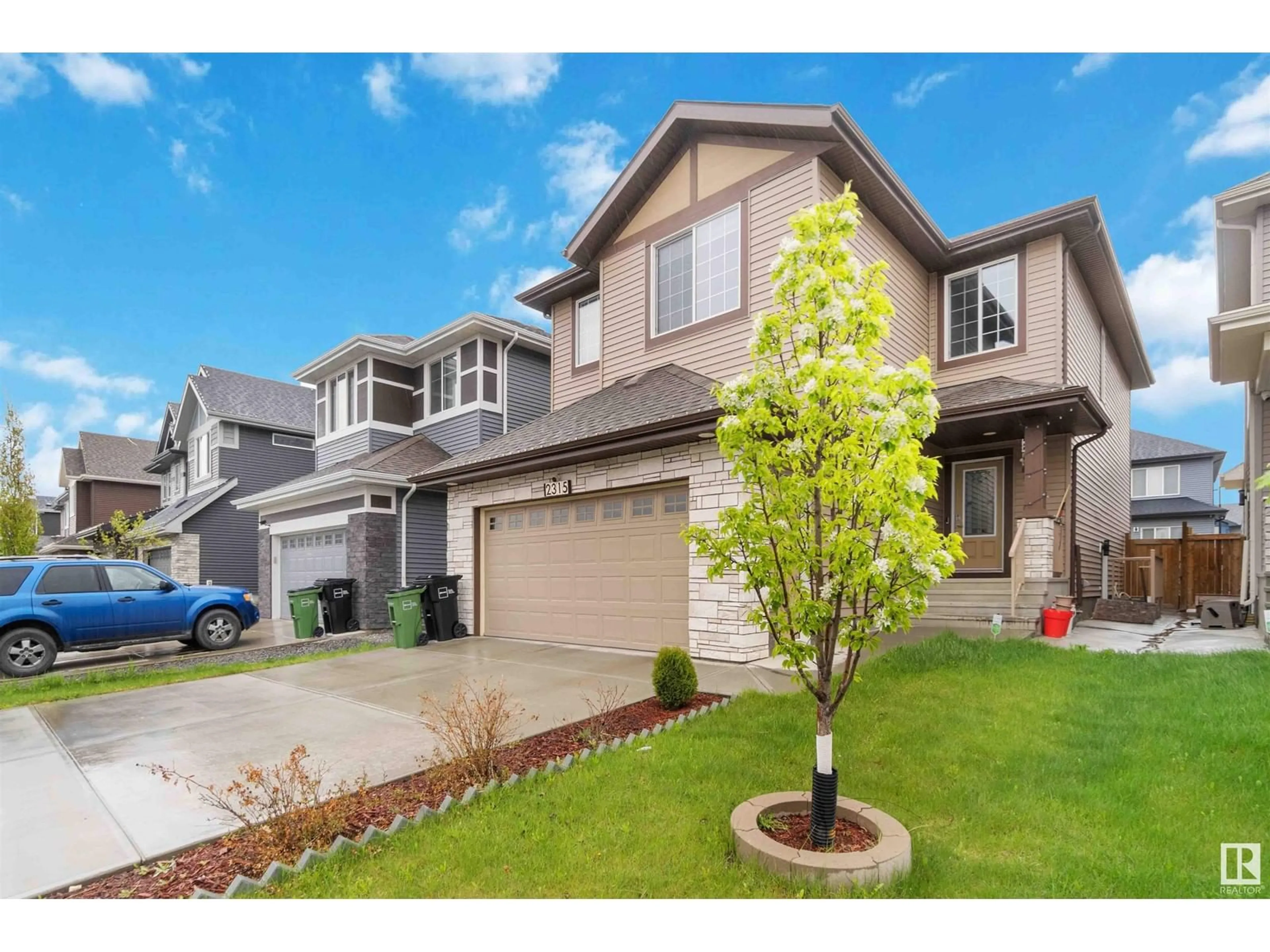 Unknown for 2315 54 STREET, Edmonton Alberta T6X2P1
