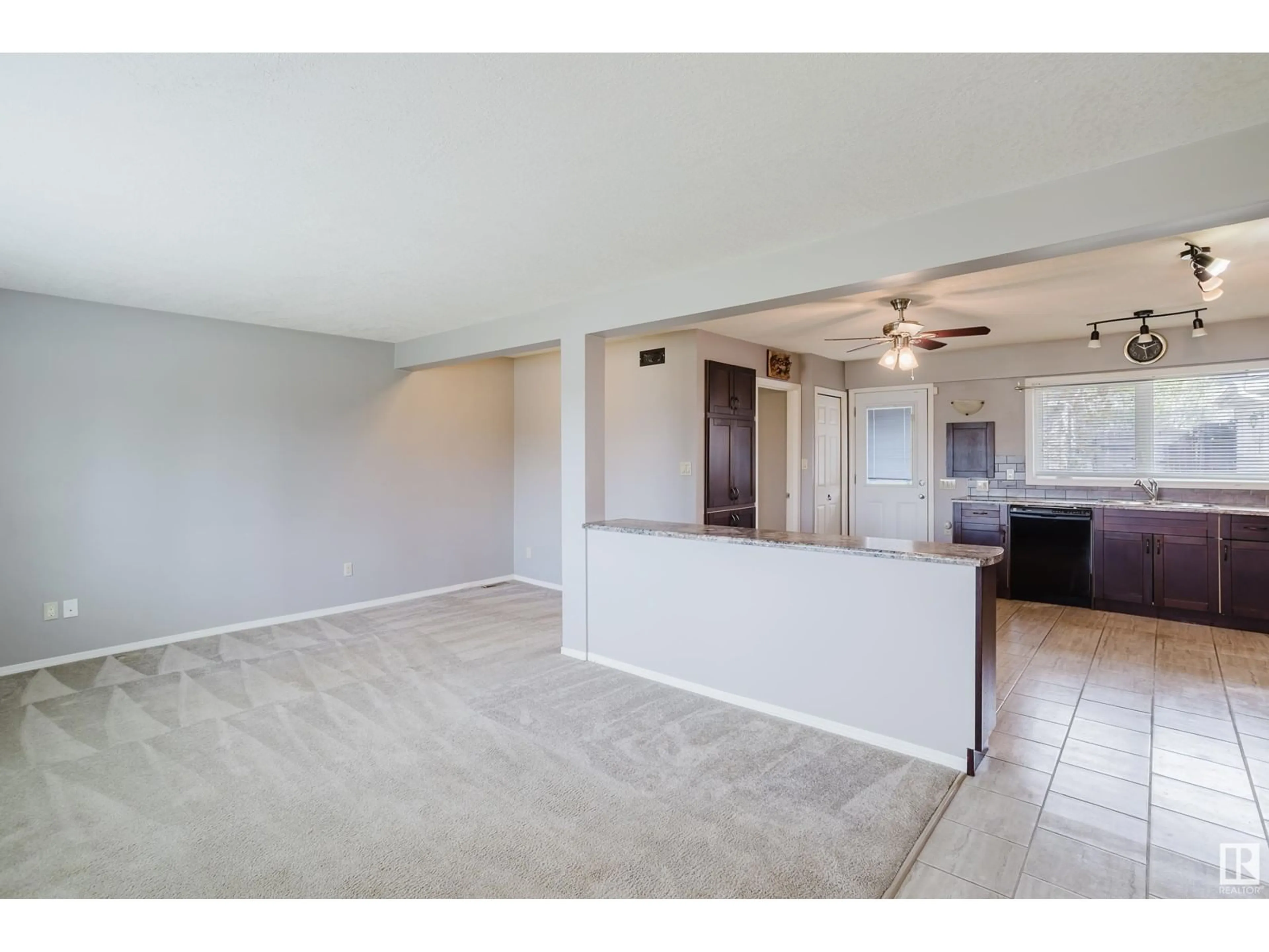 A pic of a room for 10520 52 AV, Edmonton Alberta T6H0P1