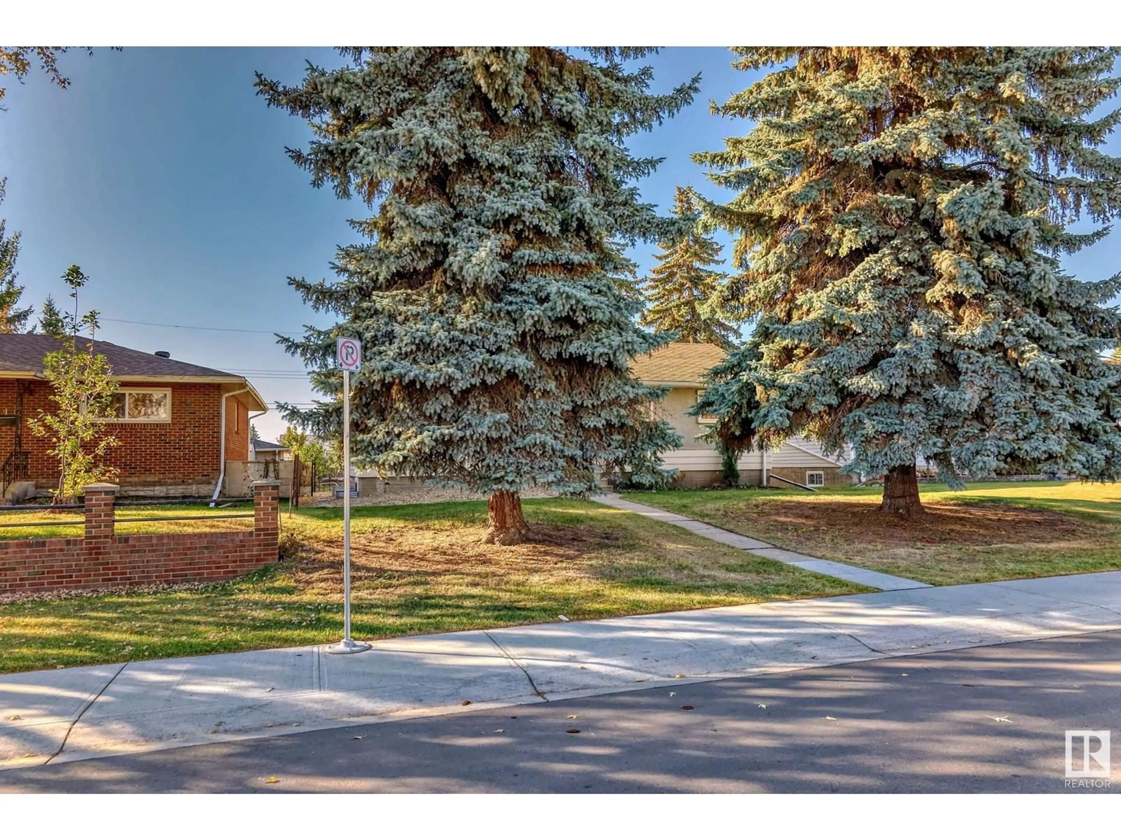 Unknown for NW - 13124 83 ST, Edmonton Alberta T5E2W6