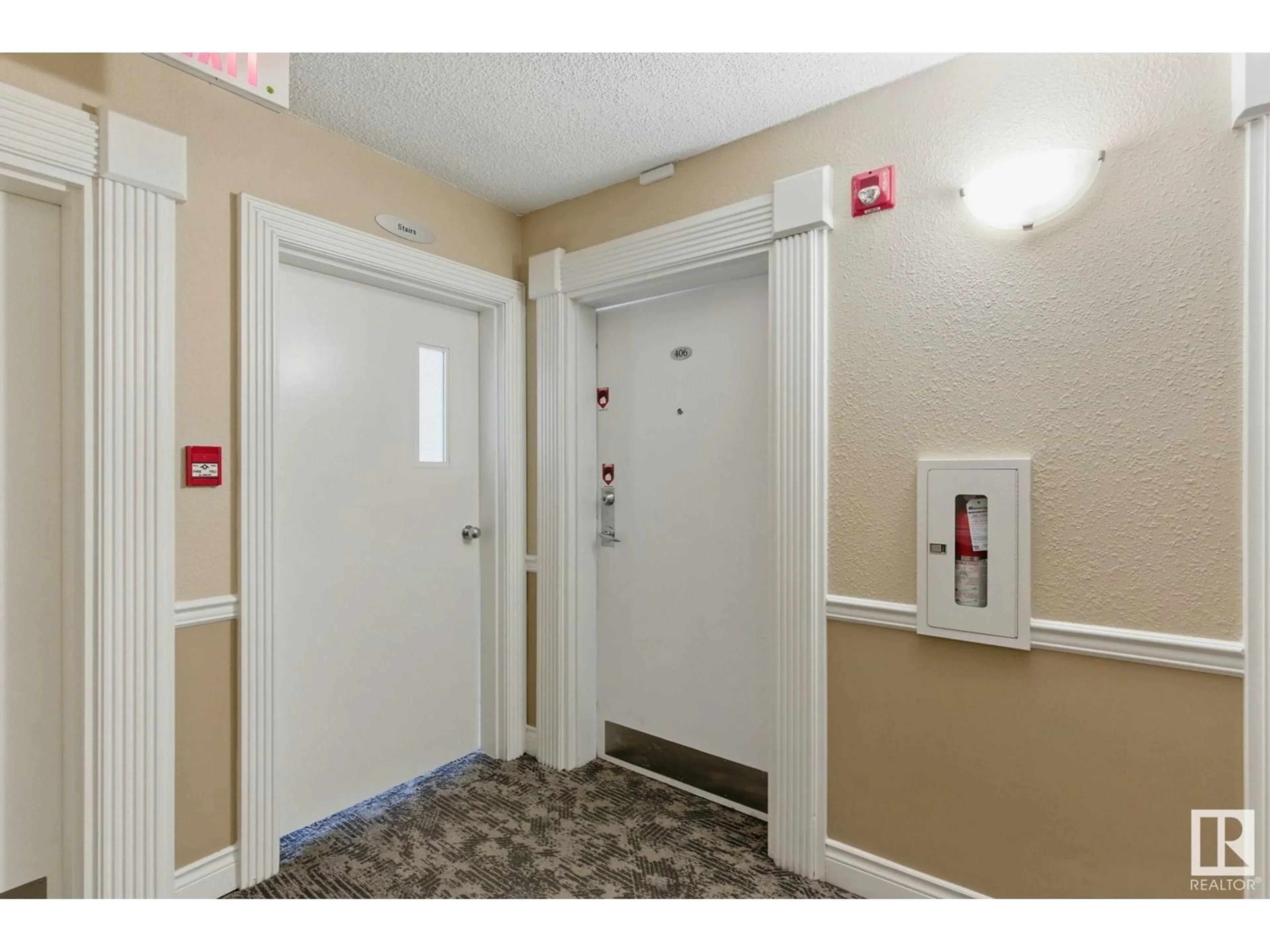 Indoor foyer for #406 - 12838 65 ST NW, Edmonton Alberta T5A5H3