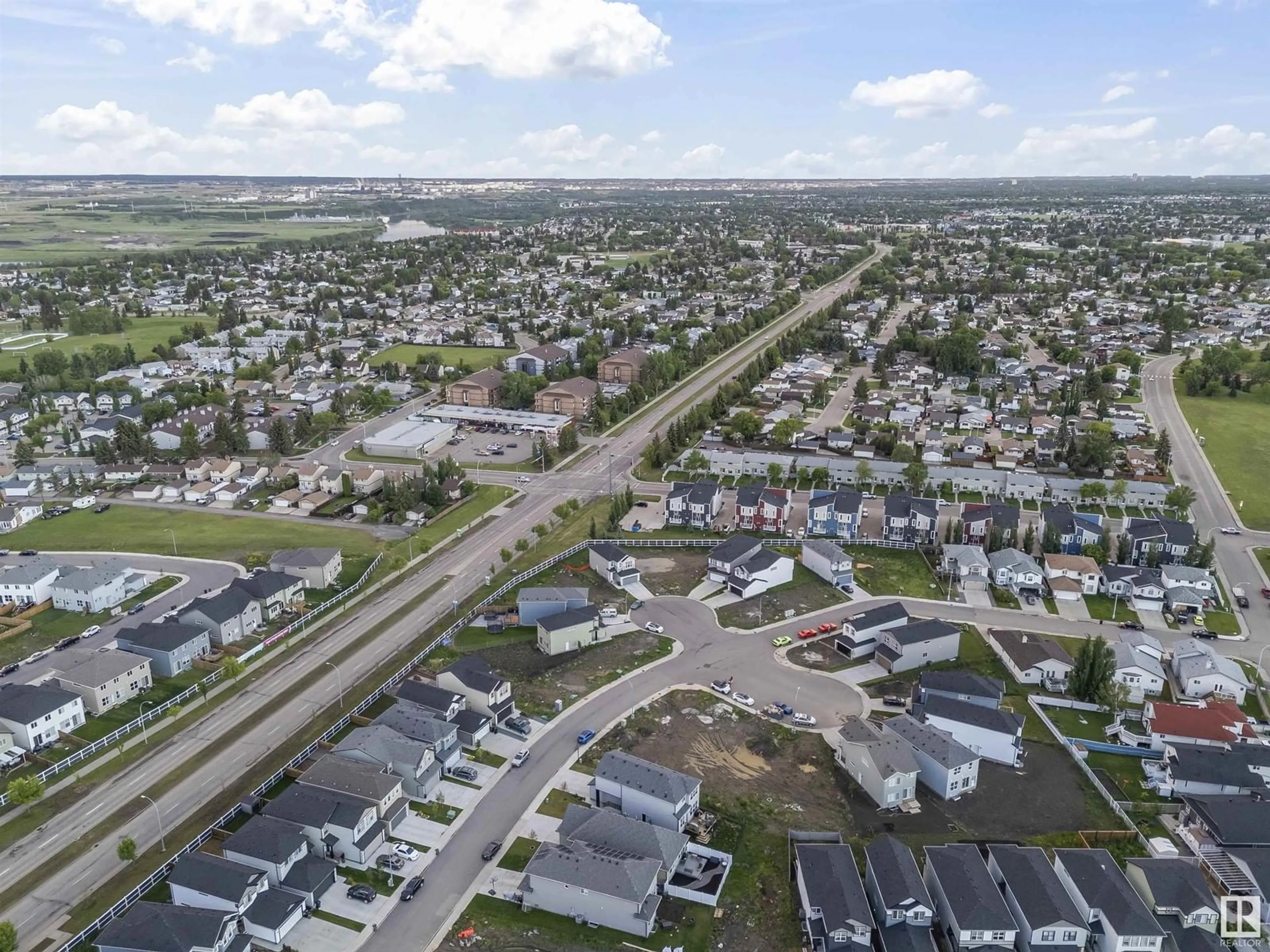 A pic from outside/outdoor area/front of a property/back of a property/a pic from drone, street for NW - 15124 28 ST, Edmonton Alberta T5Y3Y7