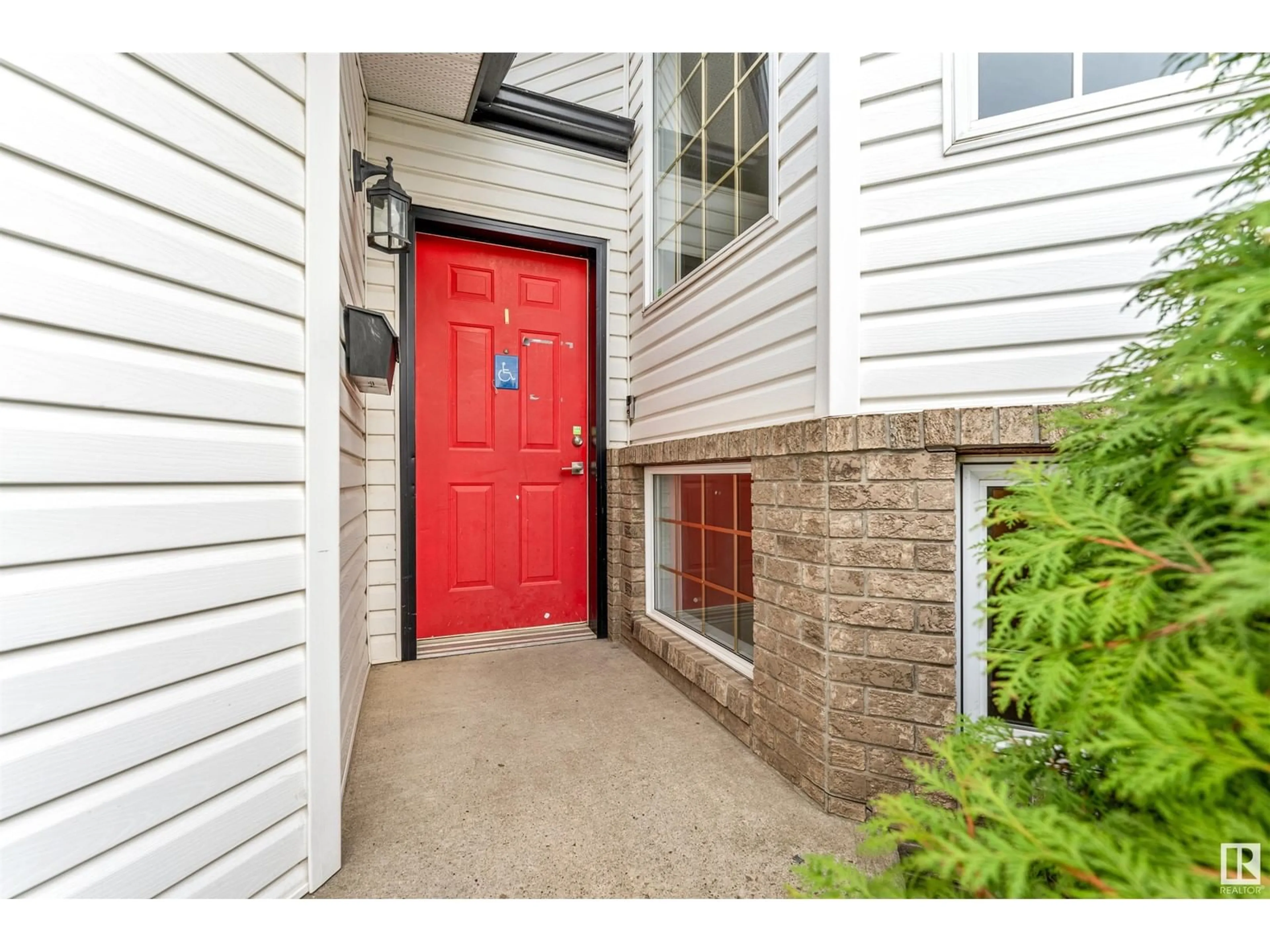 Indoor entryway for NW - 2865 41 AVE, Edmonton Alberta T6T1M4