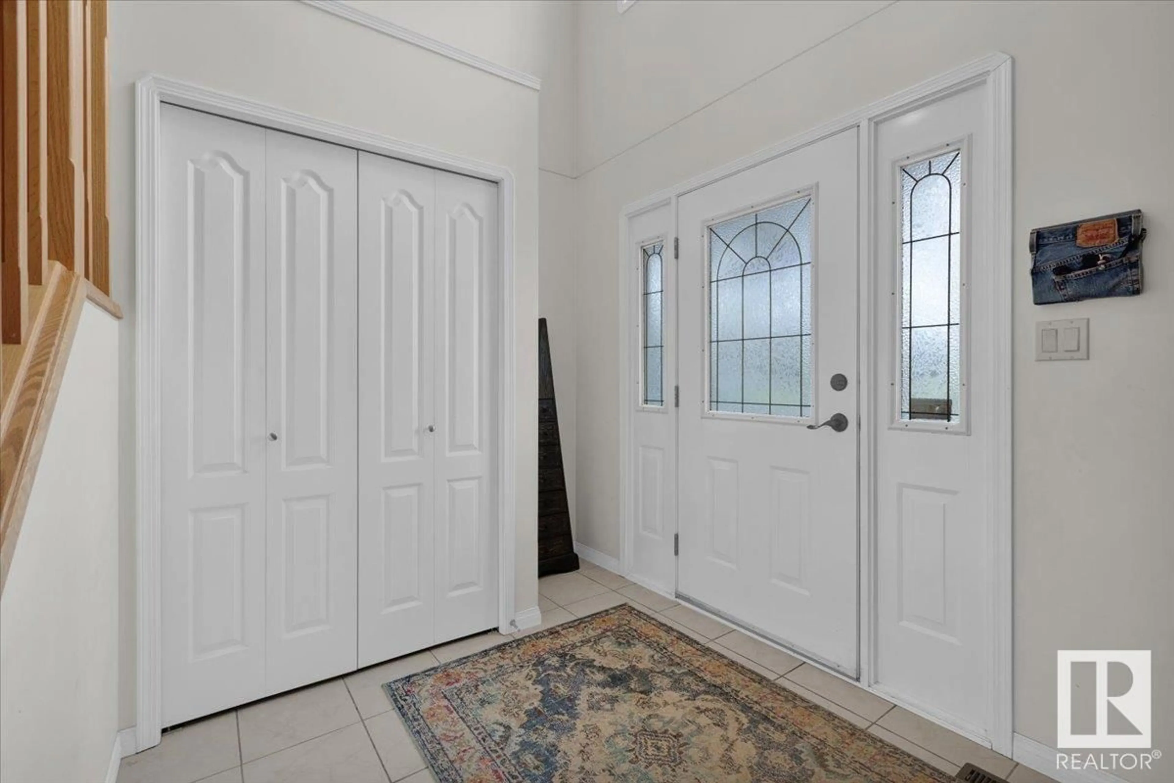 Indoor entryway for NW - 9615 101 ST, Edmonton Alberta T5K0W7