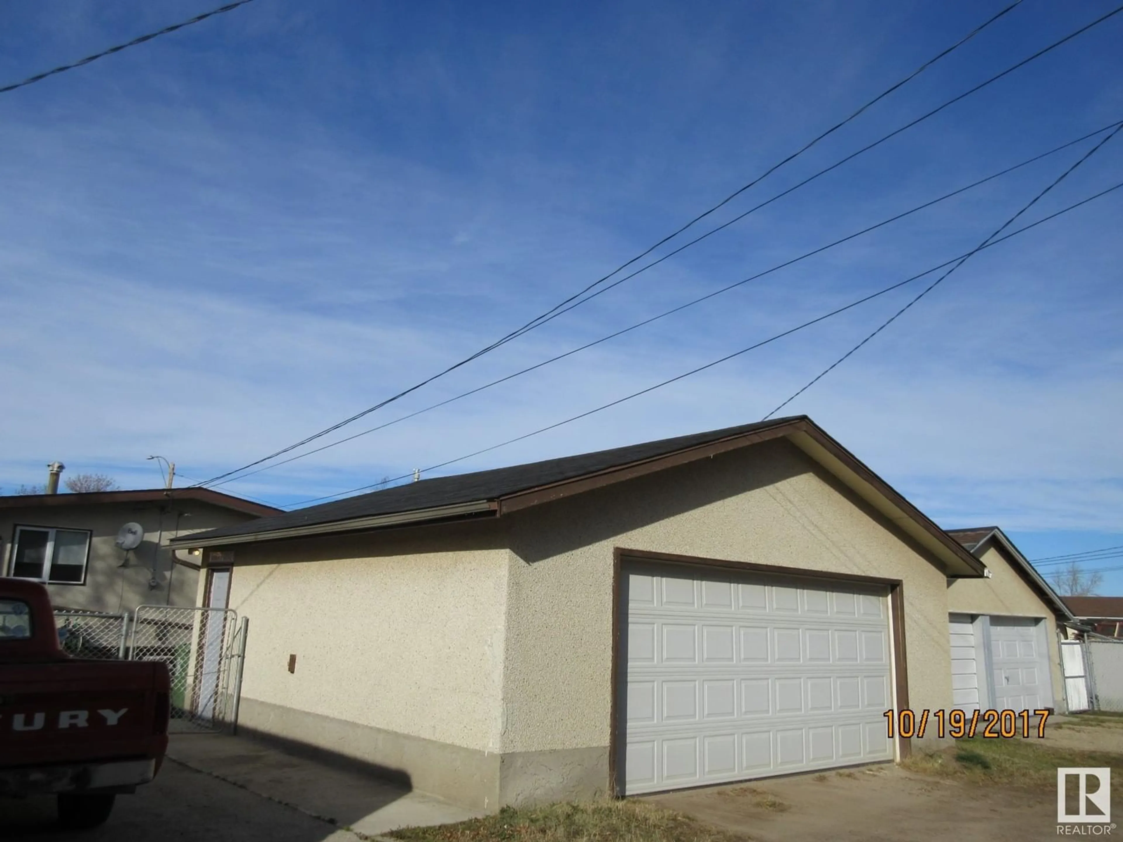 Indoor garage for 10639 104 ST, Westlock Alberta T7P1L8