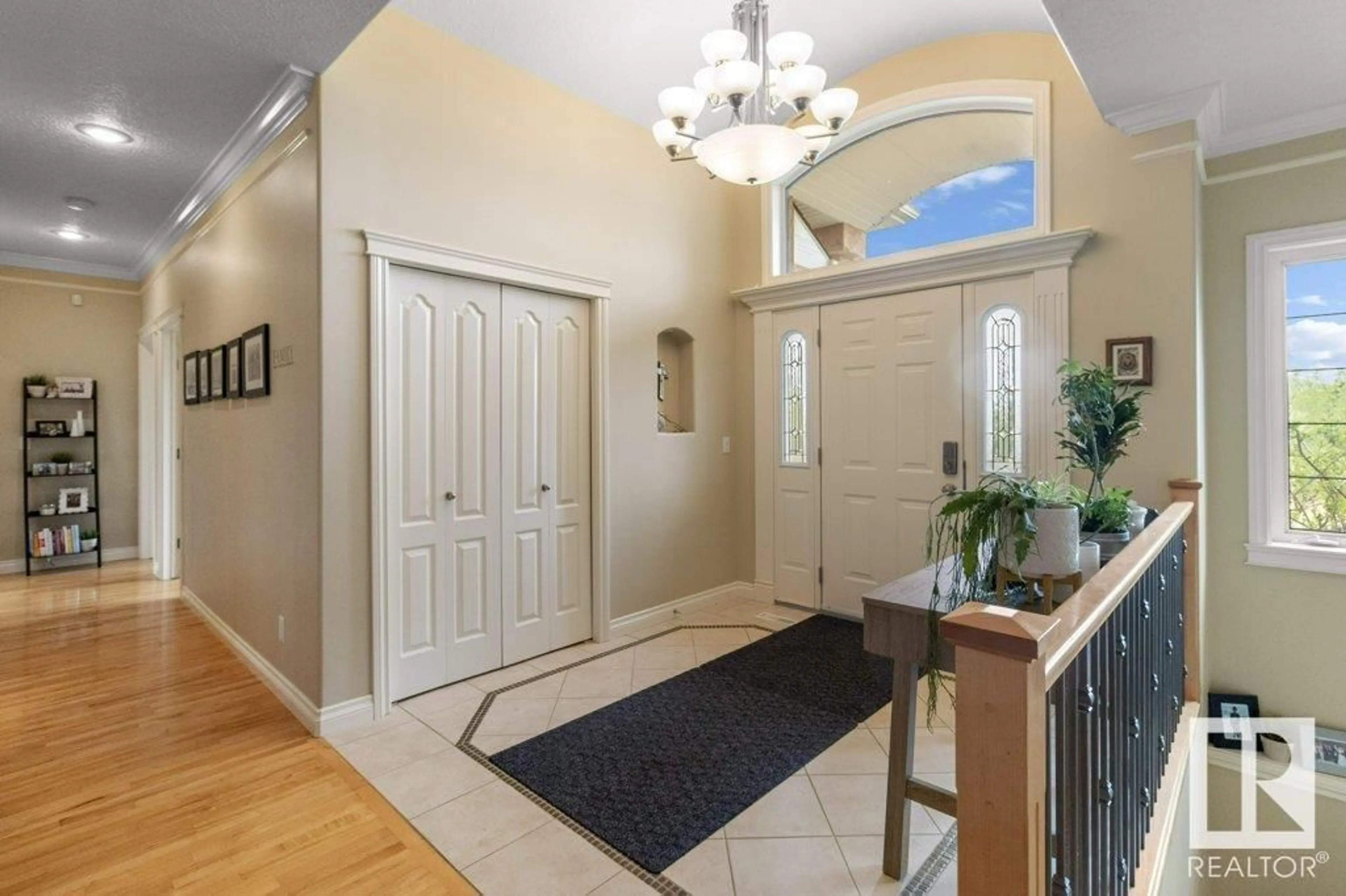 Indoor entryway for 60 21252 TWP ROAD ROAD, Rural Strathcona County Alberta T8G2C4