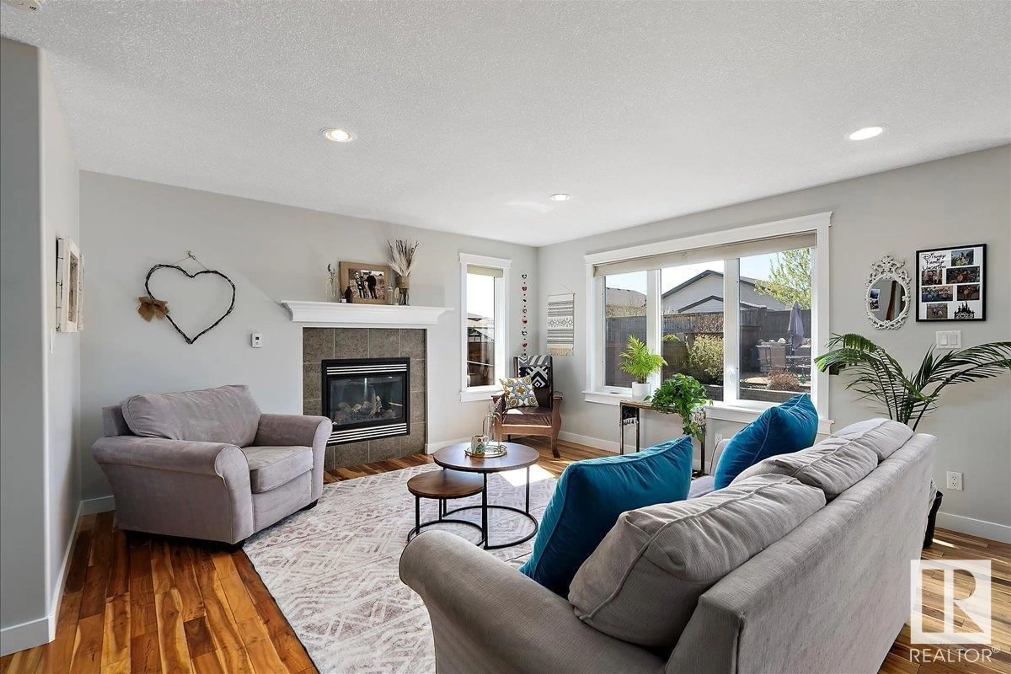 Living room with furniture, unknown for 8 BEAVERHILL VIEW, Tofield Alberta T0B4J0