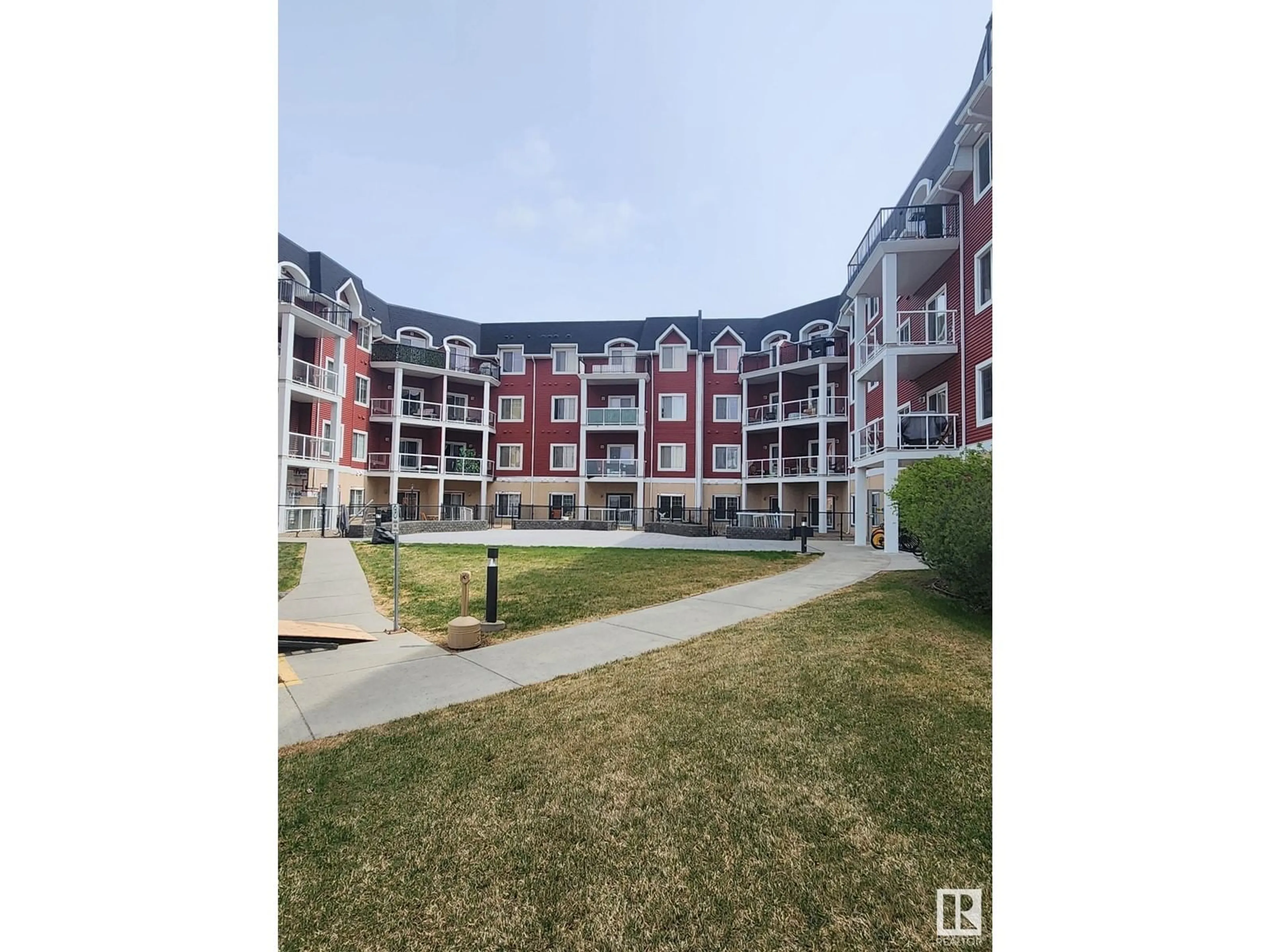 A pic from outside/outdoor area/front of a property/back of a property/a pic from drone, building for #219 - 226 MACEWAN RD, Edmonton Alberta T6W0C5