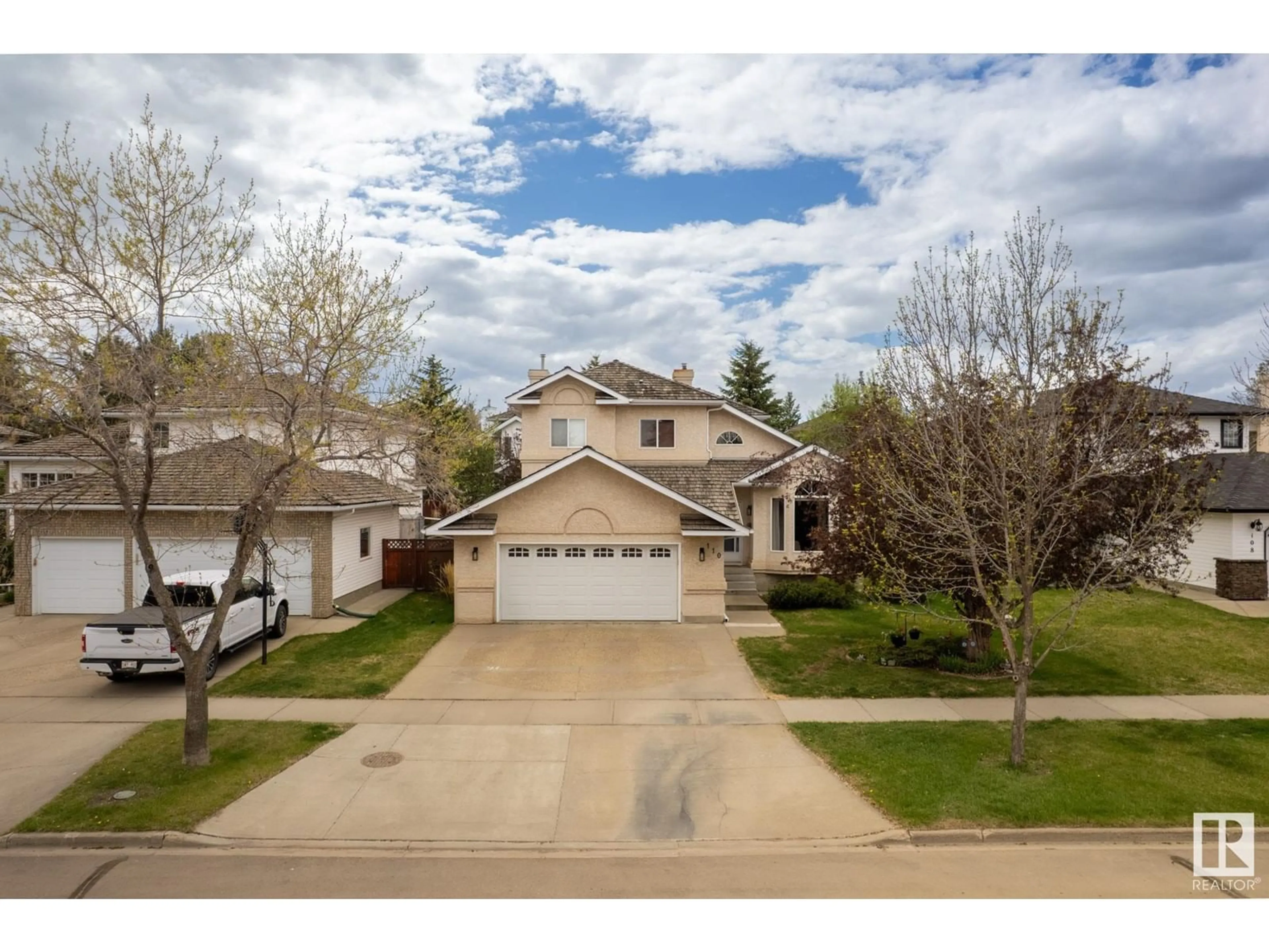 A pic from outside/outdoor area/front of a property/back of a property/a pic from drone, street for 110 NOTTINGHAM BV, Sherwood Park Alberta T8A5P1