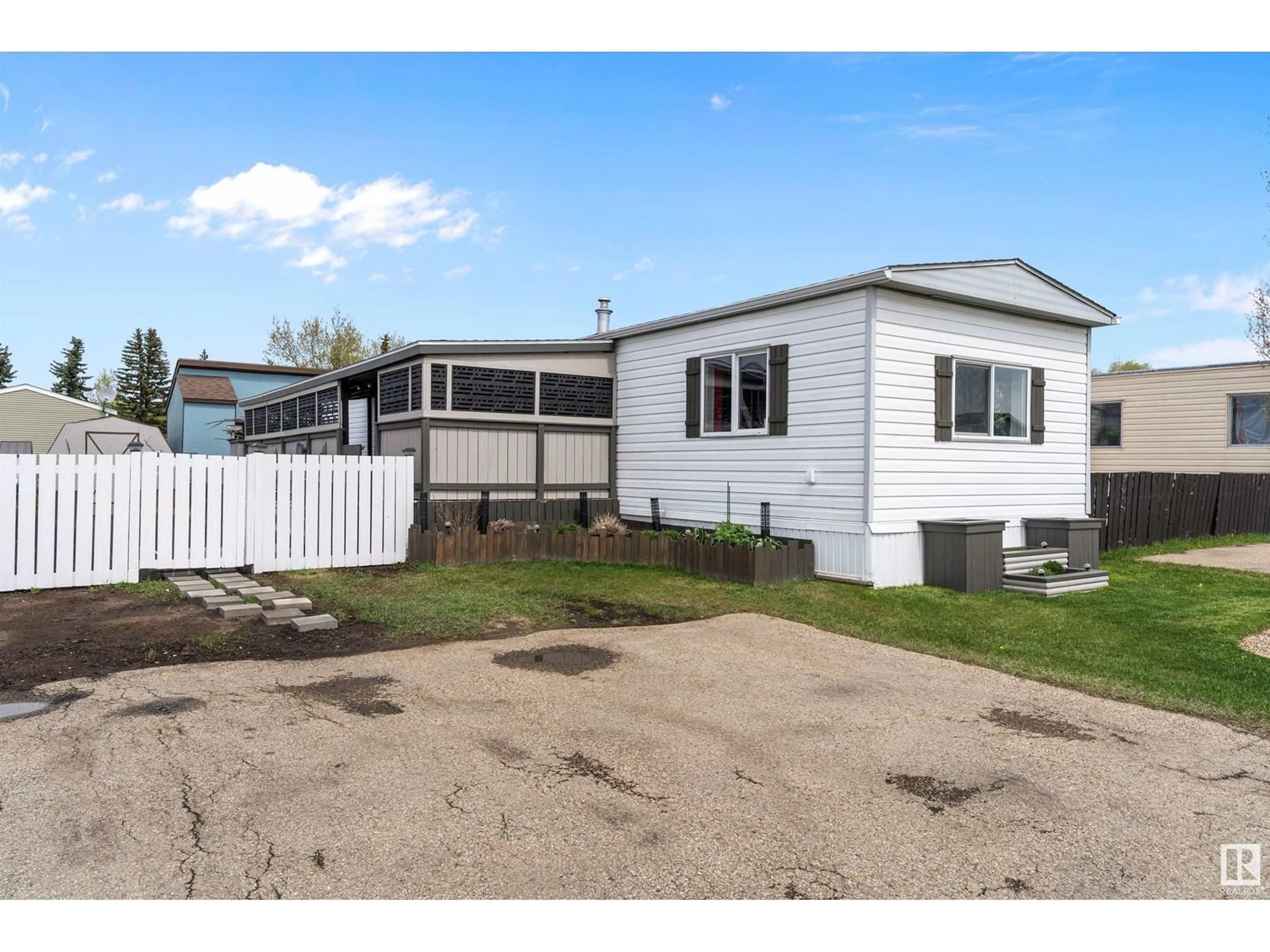Unknown for 46 - 4819 51, Millet Alberta T0C1Z0