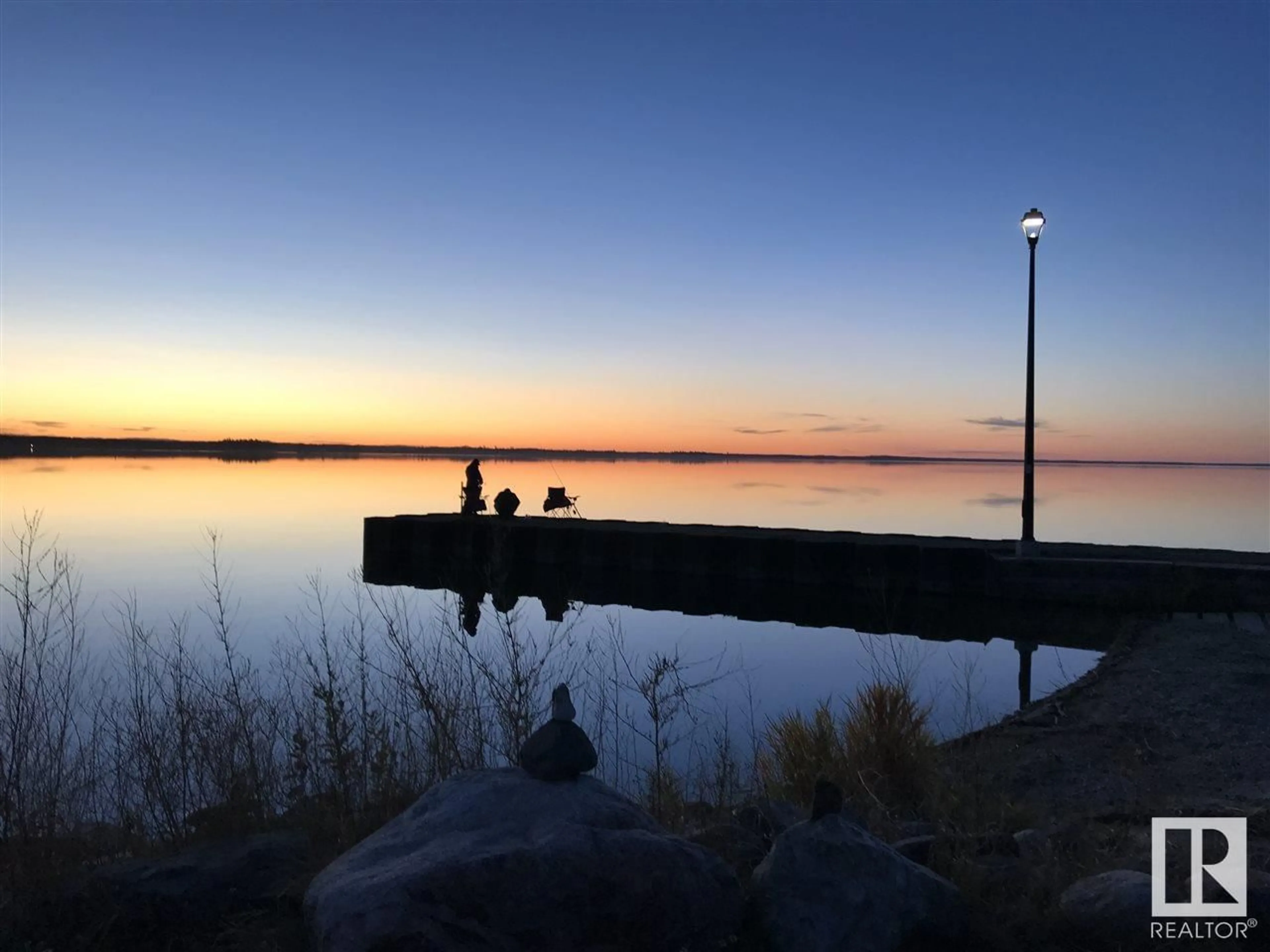 Blurry image for 4916 50 AV, Rural Lac Ste. Anne County Alberta T0E0A0