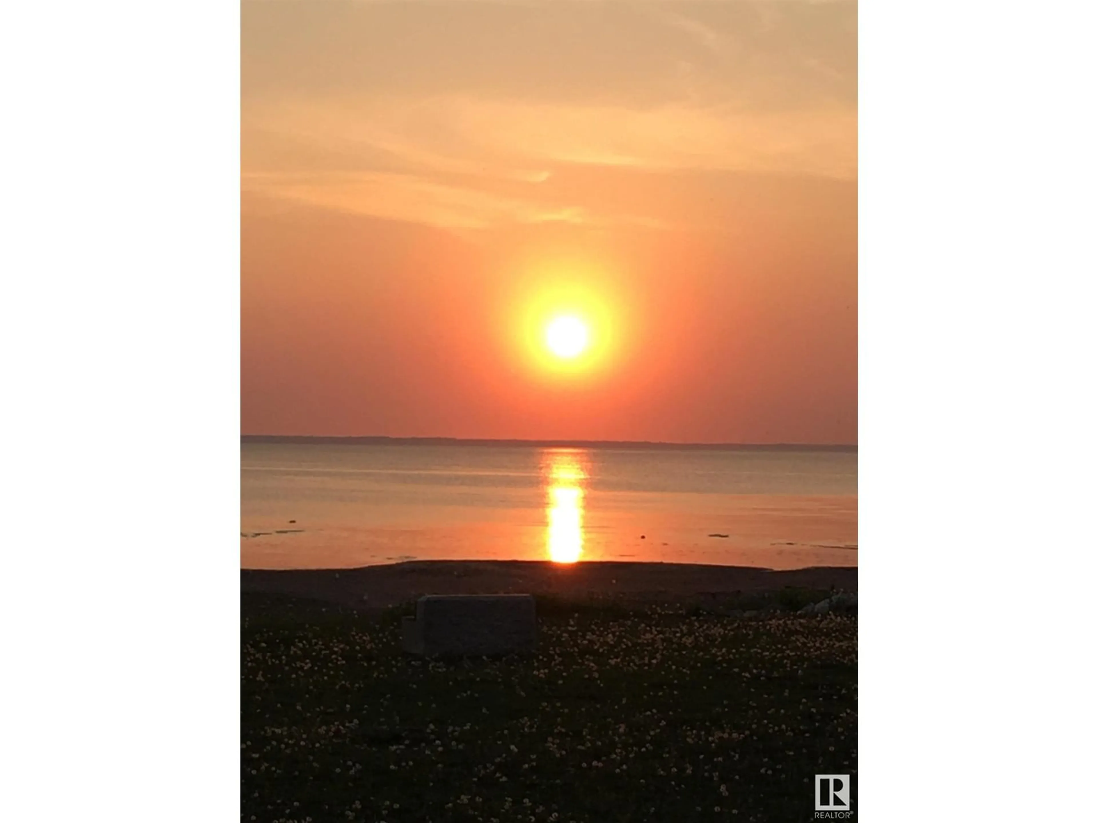 Blurry image for 4916 50 AV, Rural Lac Ste. Anne County Alberta T0E0A0