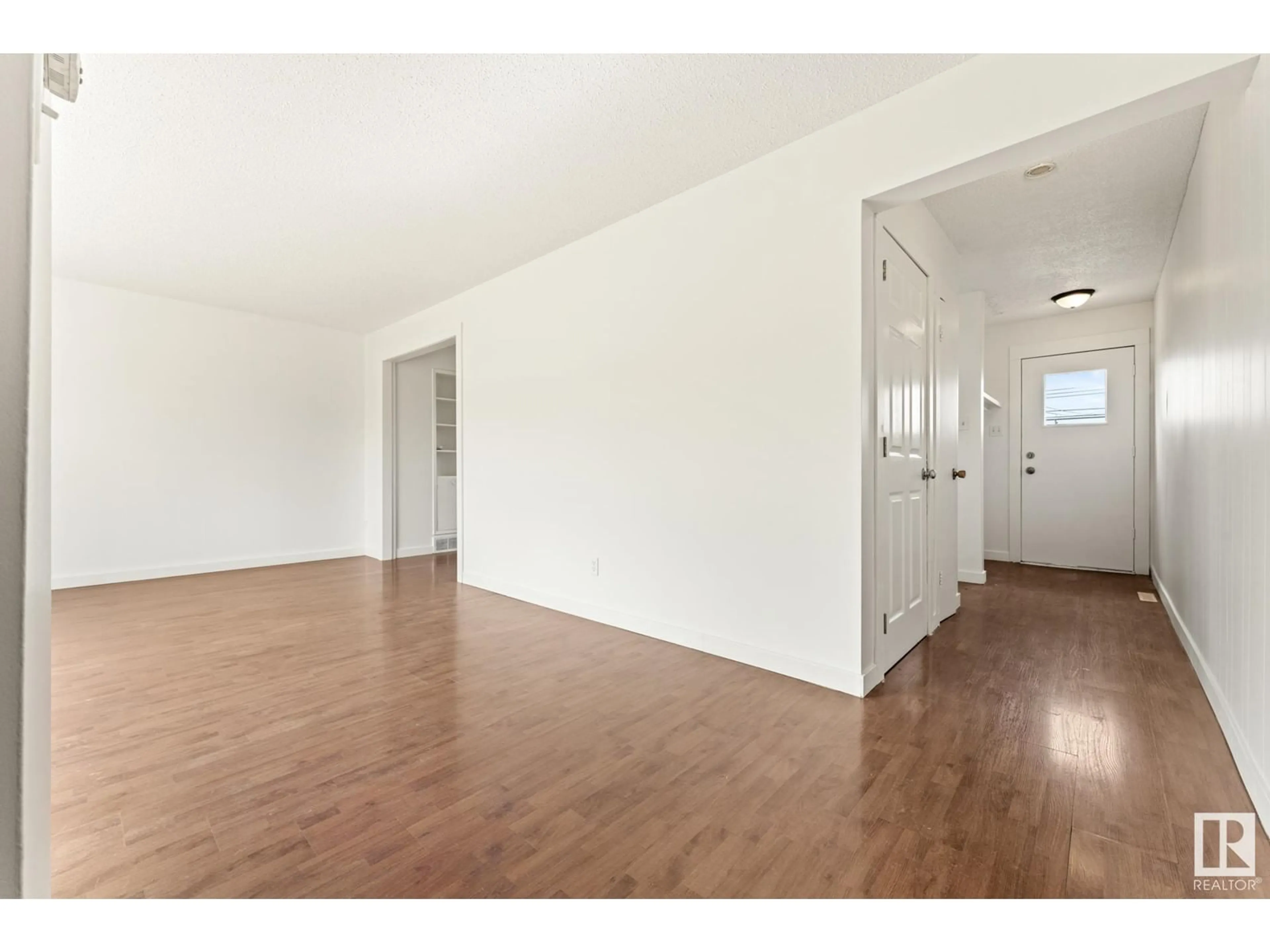 A pic of a room for 10306 131A AV, Edmonton Alberta T5E5S4